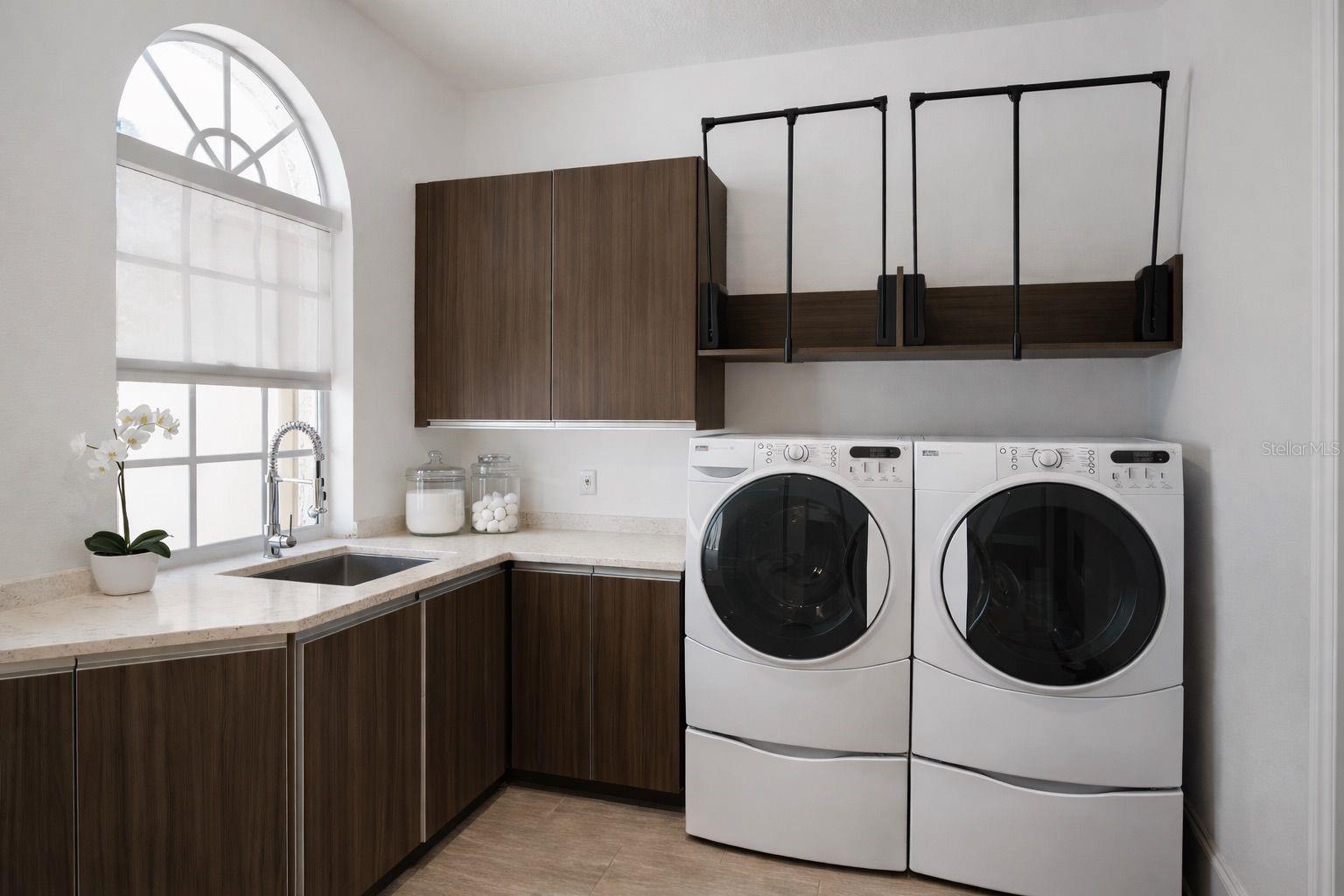 17008 MADRES DE AVILA