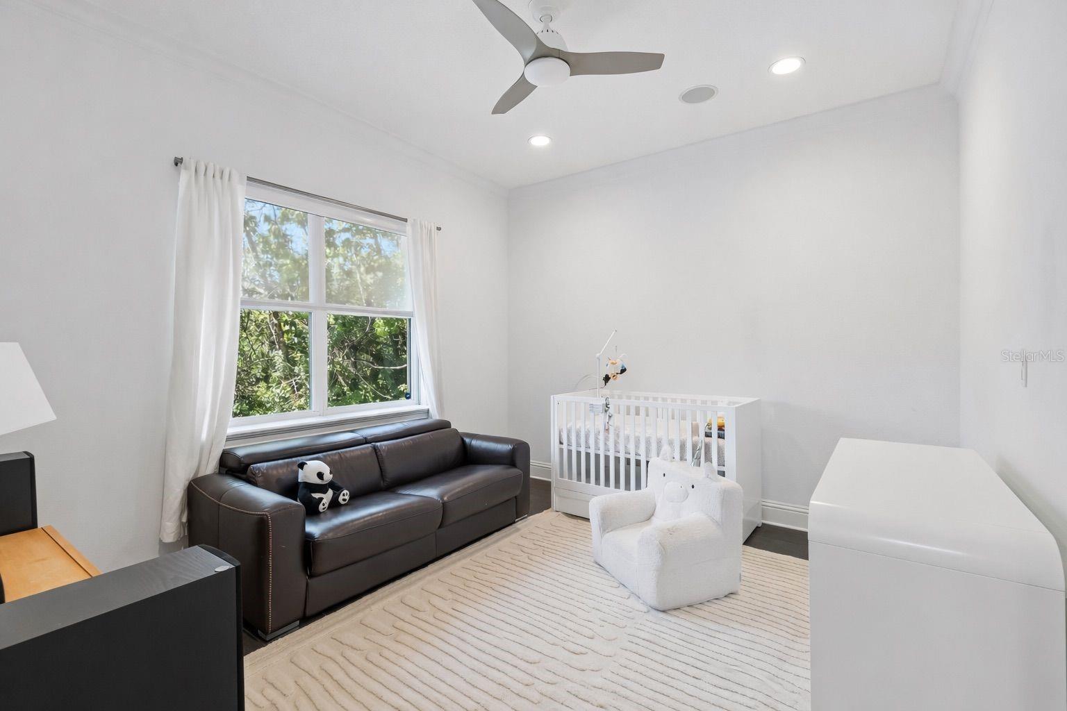 17008 MADRES DE AVILA