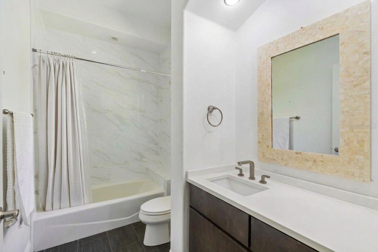 17008 MADRES DE AVILA