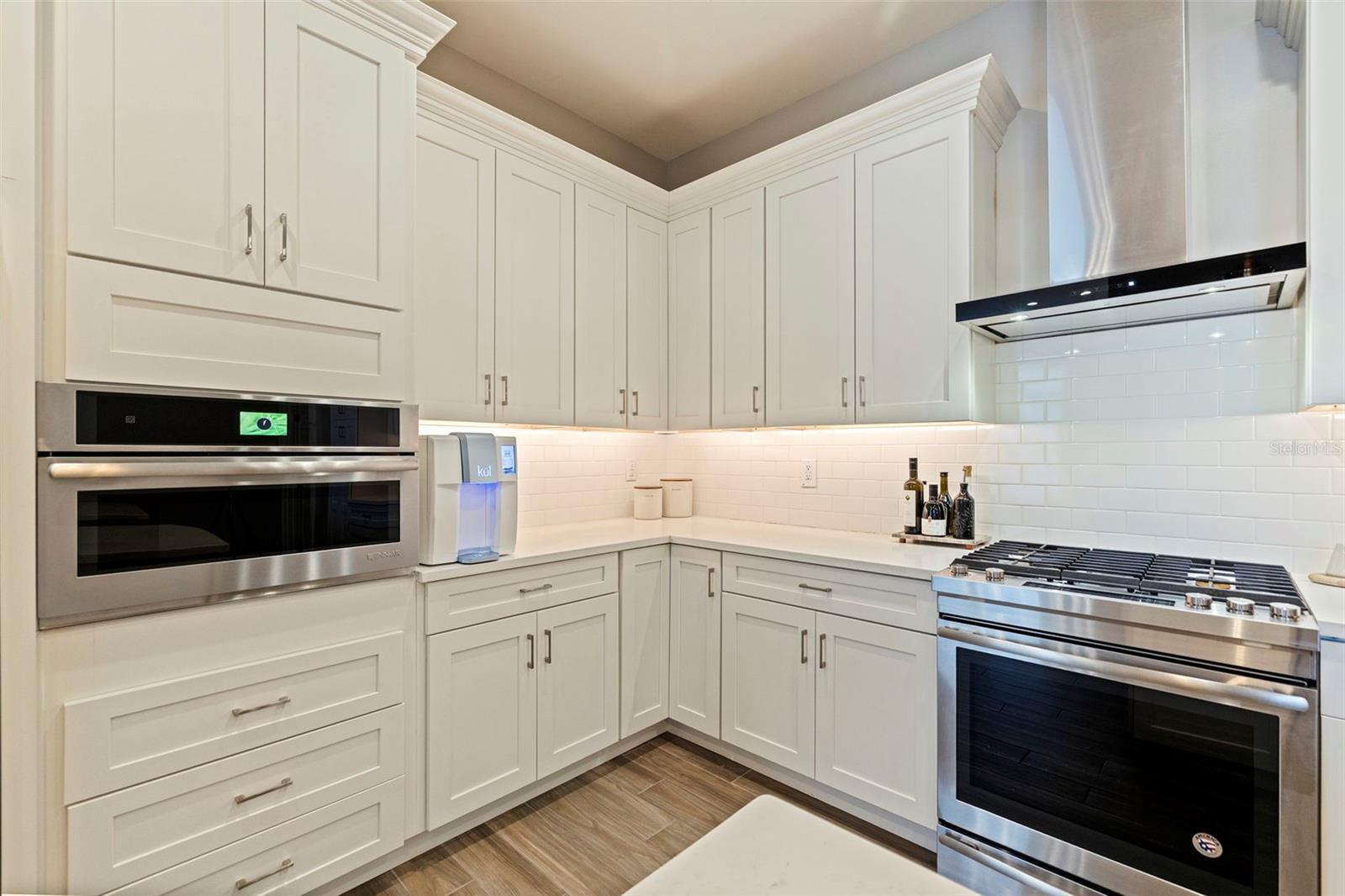 91 DAVIS BLVD #201