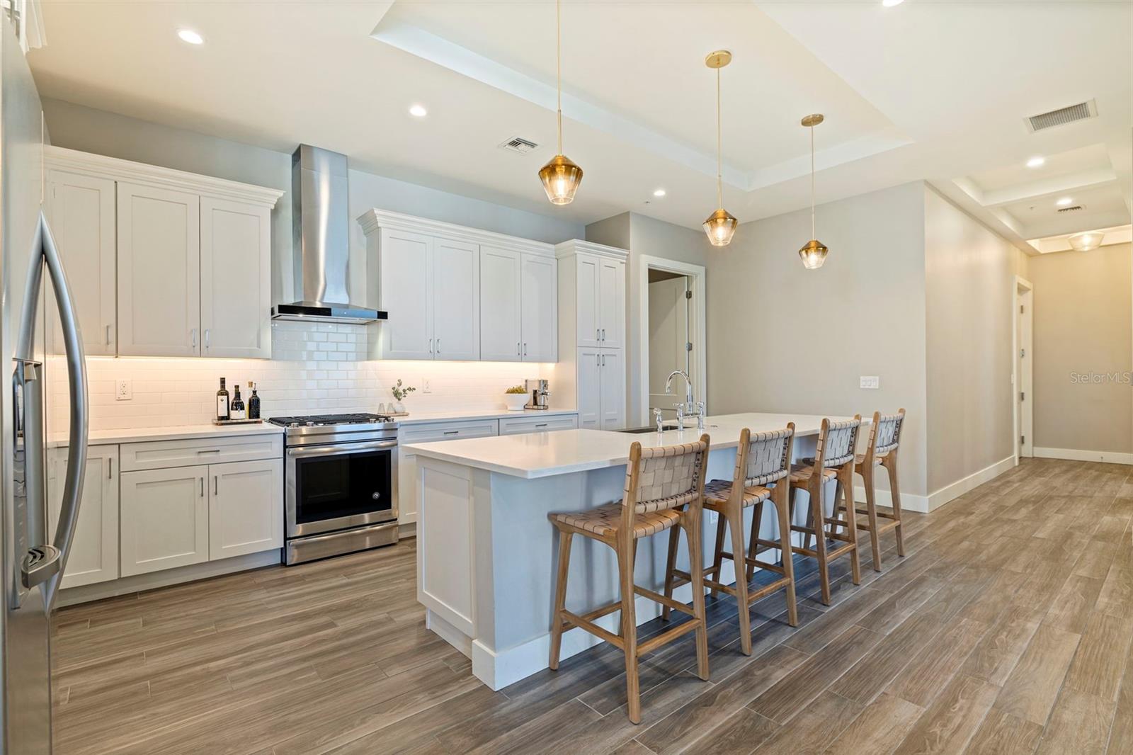 91 DAVIS BLVD #201
