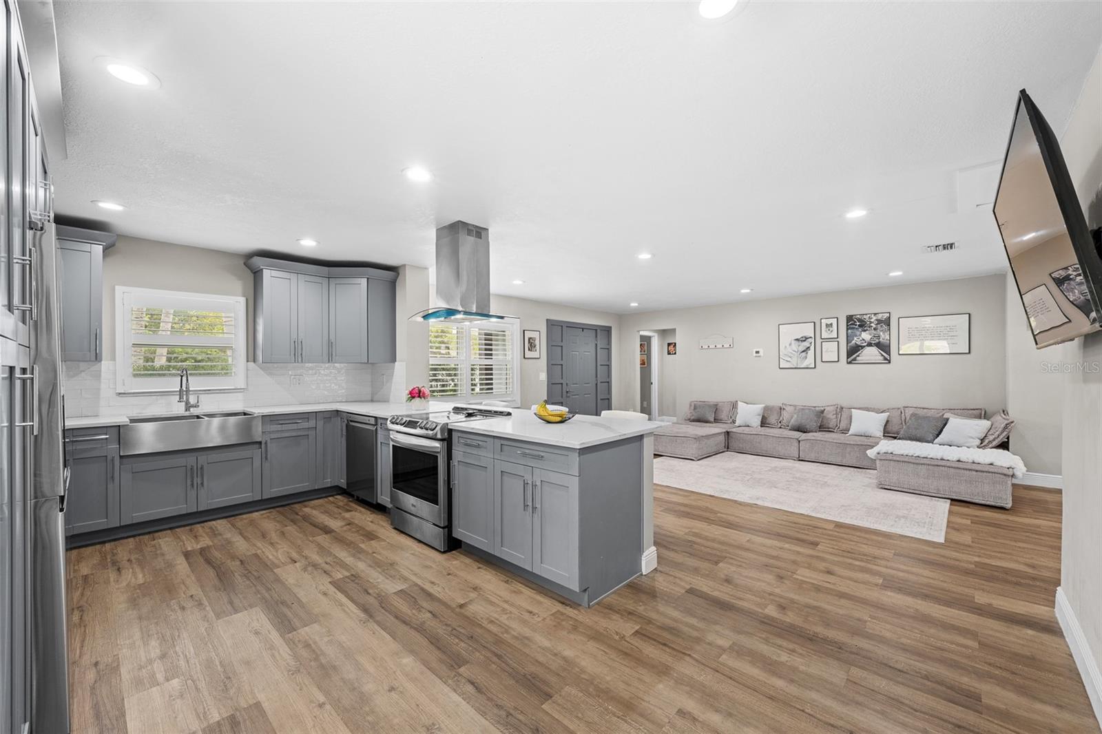 3301 W BALLAST POINT BLVD