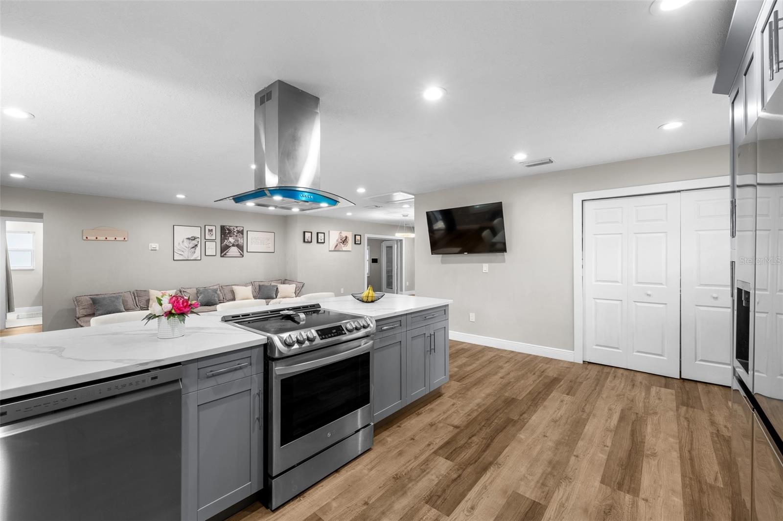 3301 W BALLAST POINT BLVD