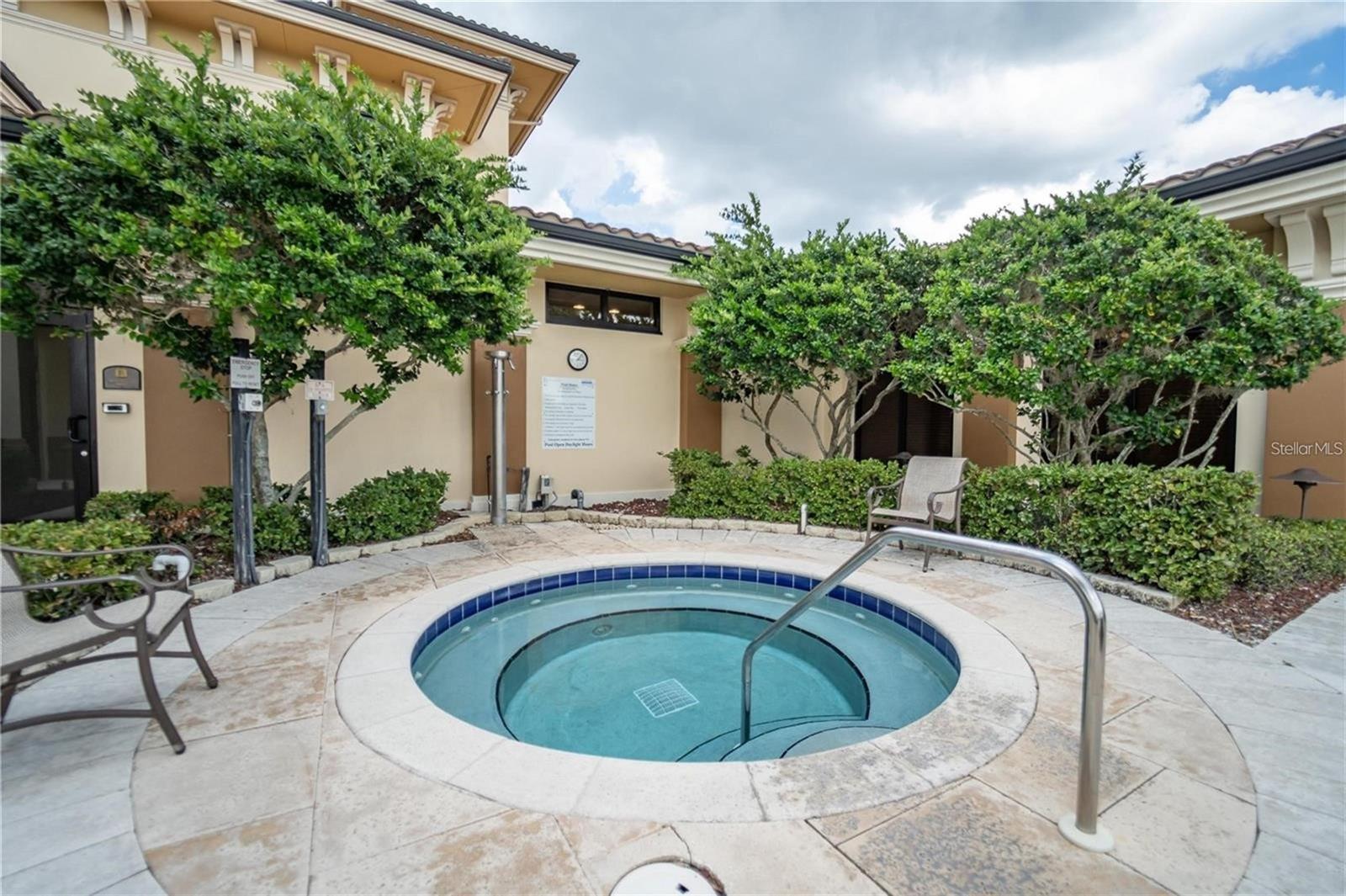 718 CHIPPER DR