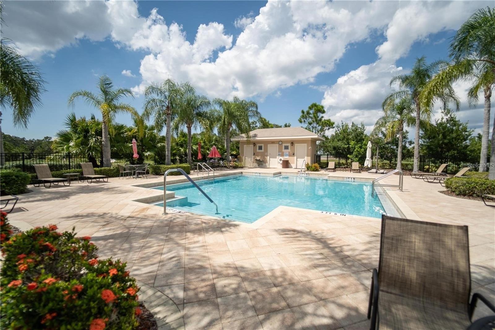 718 CHIPPER DR