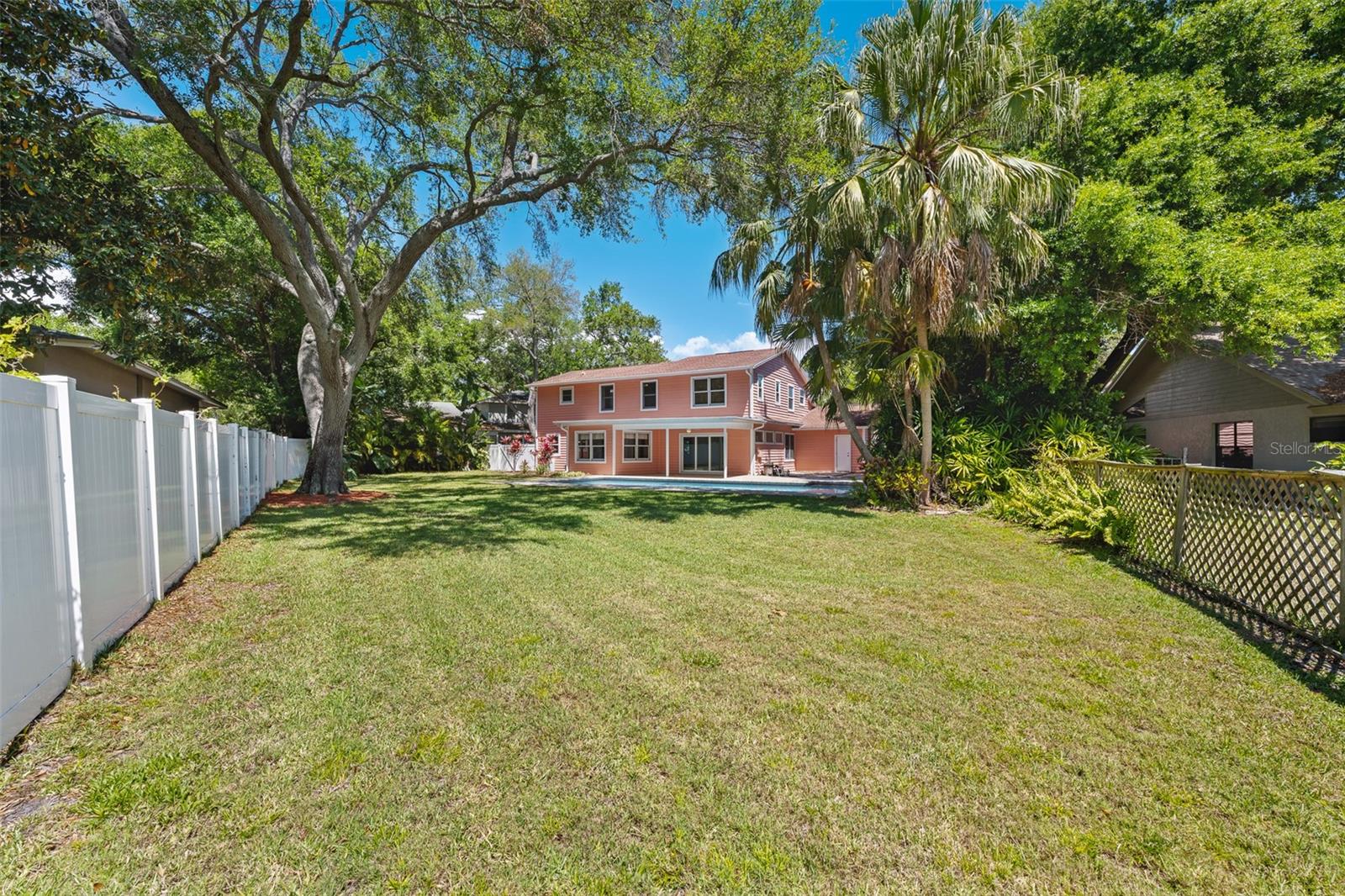 1550 CHATEAU WOOD DR