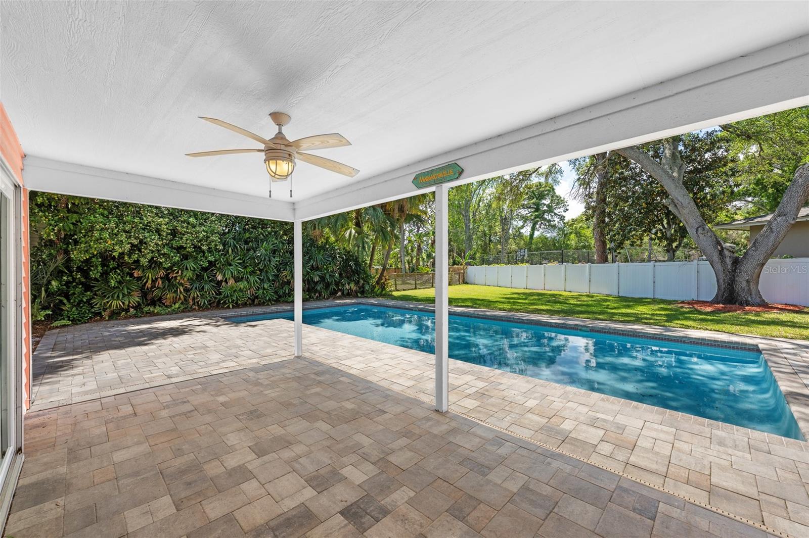 1550 CHATEAU WOOD DR