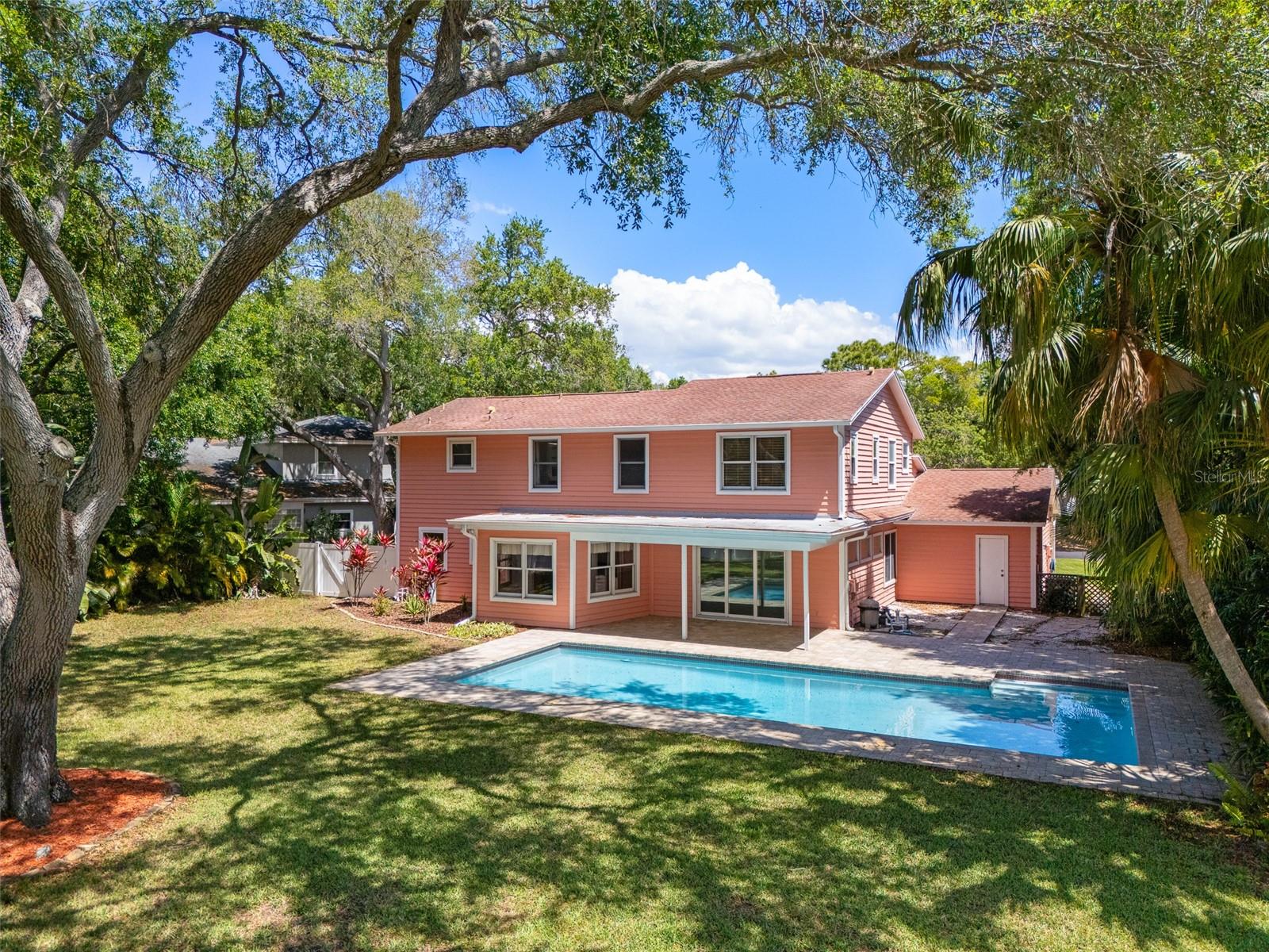 1550 CHATEAU WOOD DR
