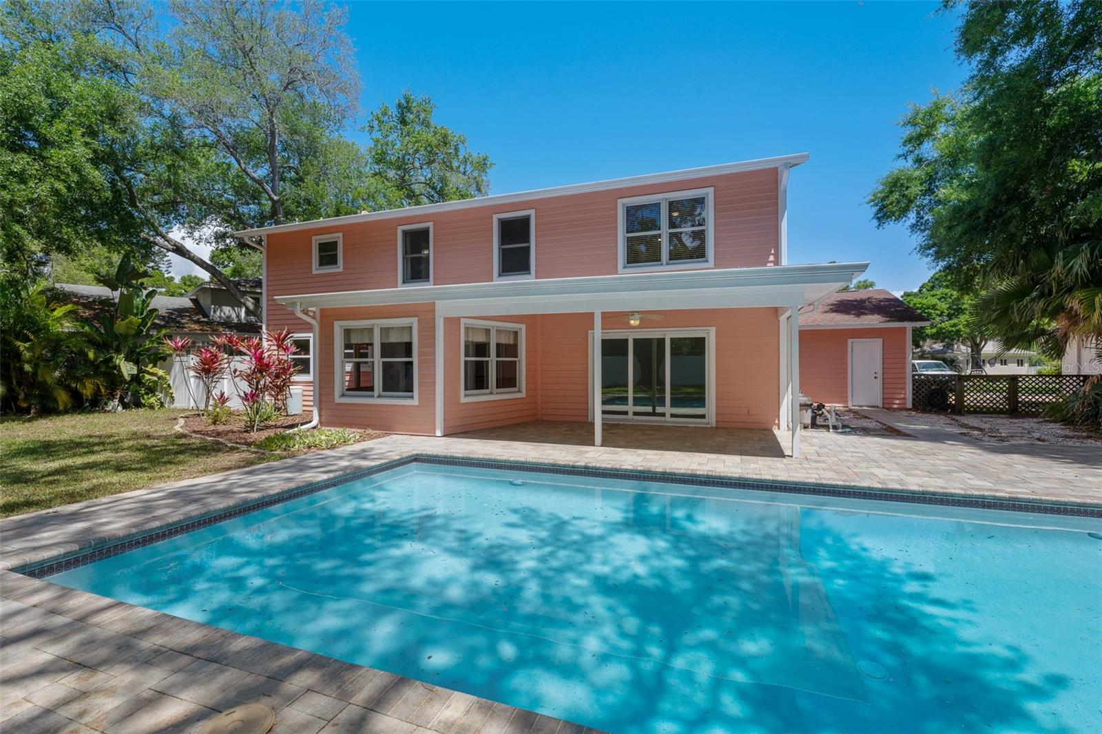 1550 CHATEAU WOOD DR
