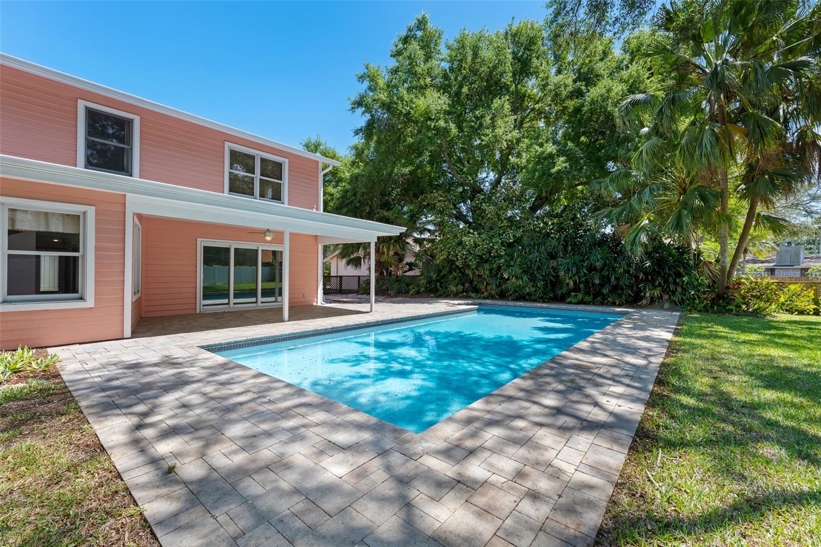 1550 CHATEAU WOOD DR