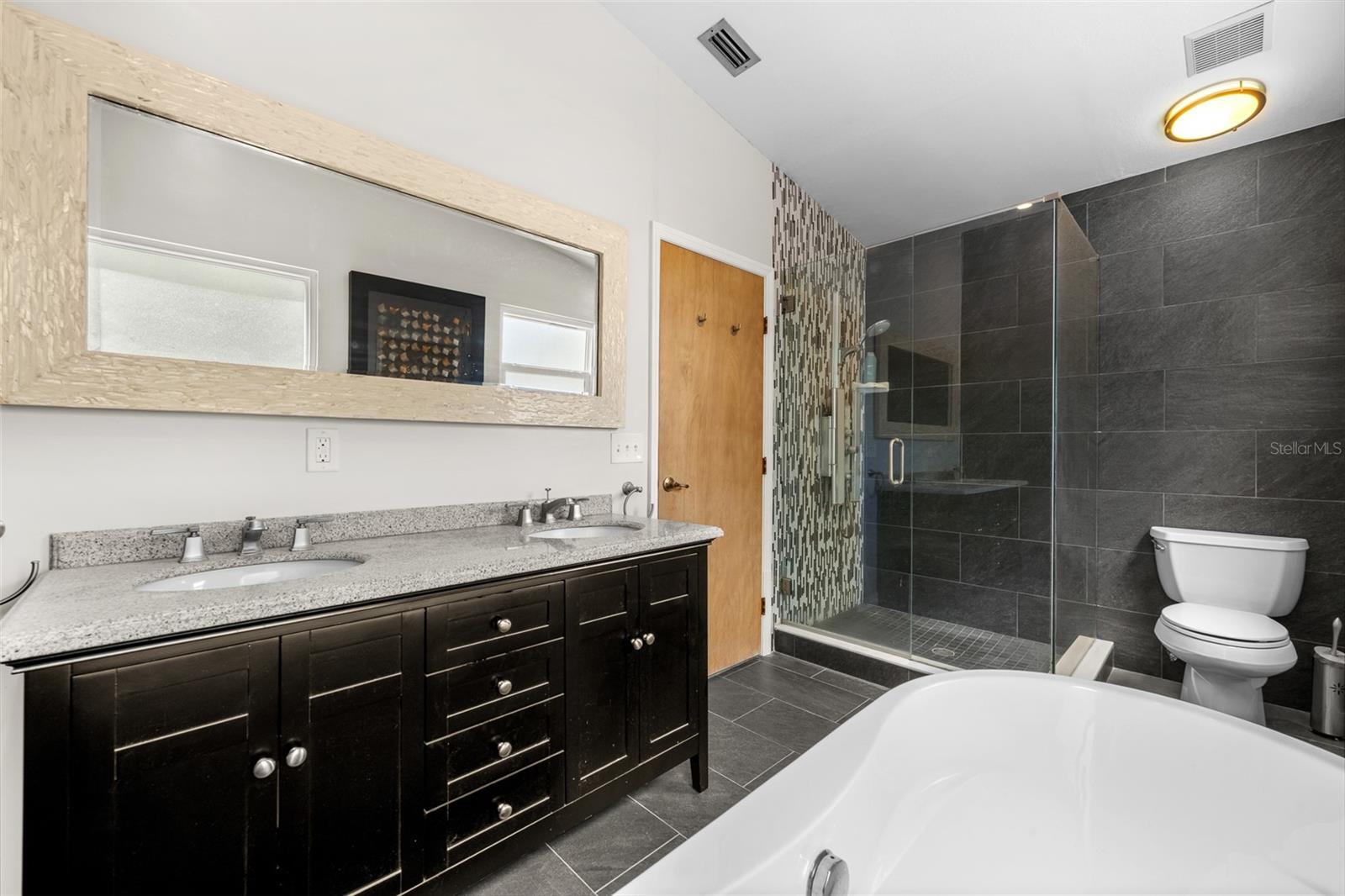 1550 CHATEAU WOOD DR