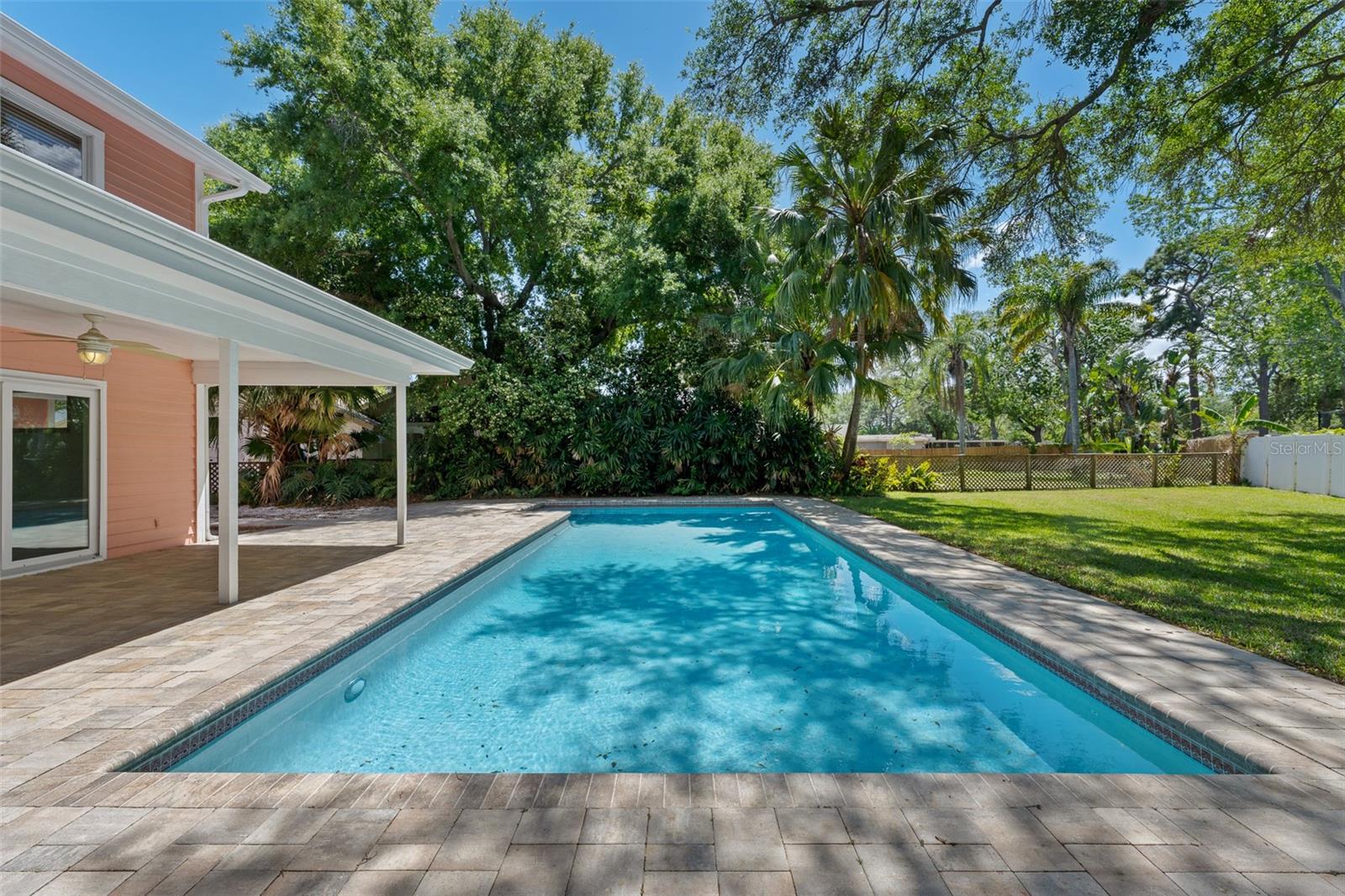 1550 CHATEAU WOOD DR