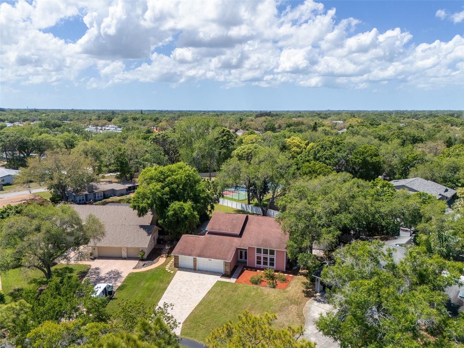 1550 CHATEAU WOOD DR