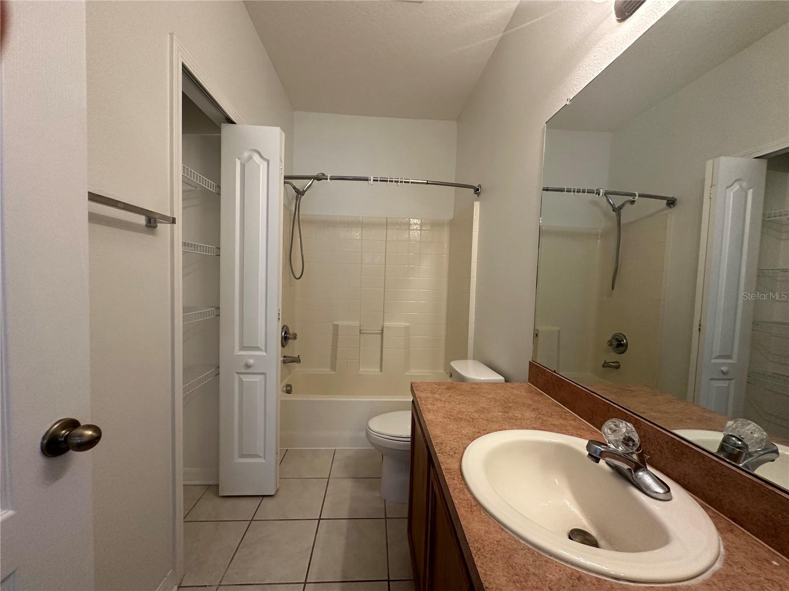 5720 FISHHAWK RIDGE DR