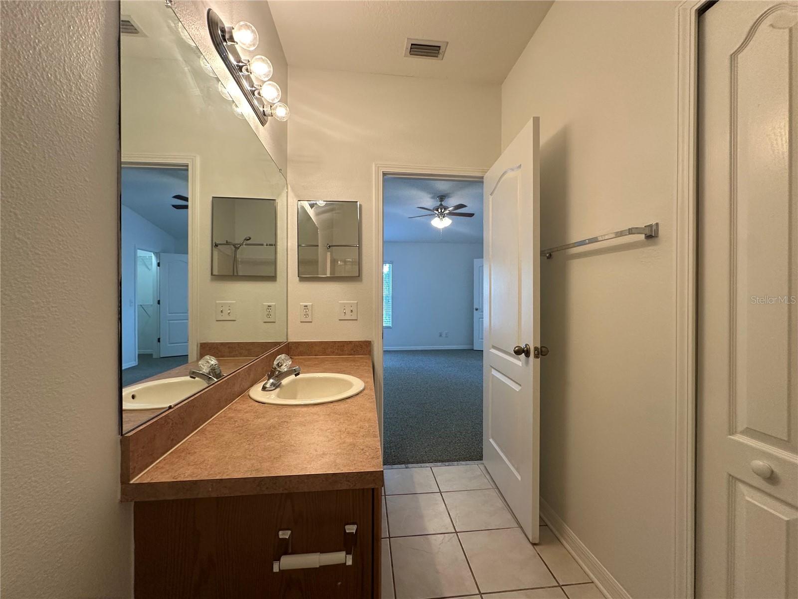 5720 FISHHAWK RIDGE DR