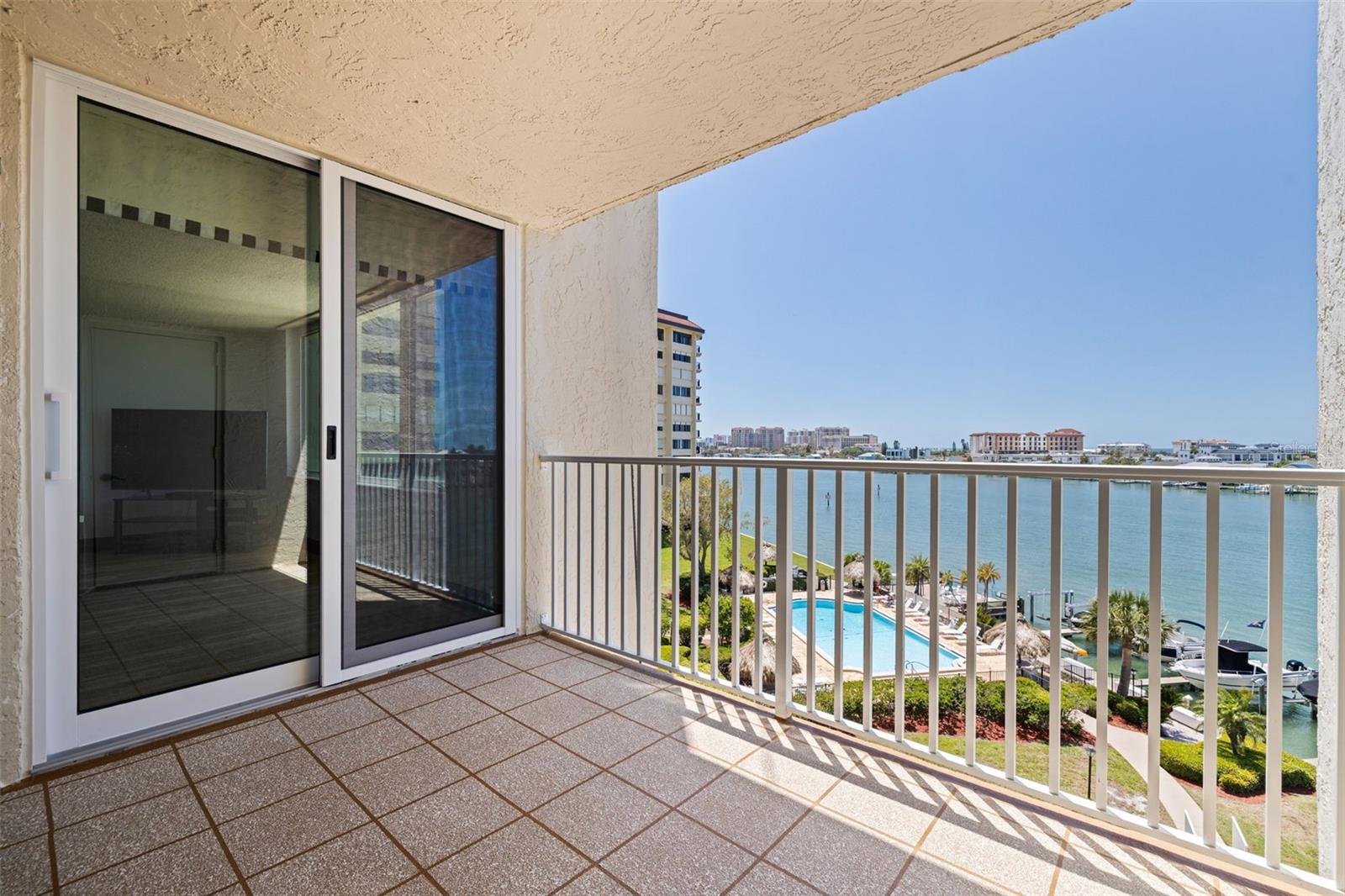 736 ISLAND WAY #504