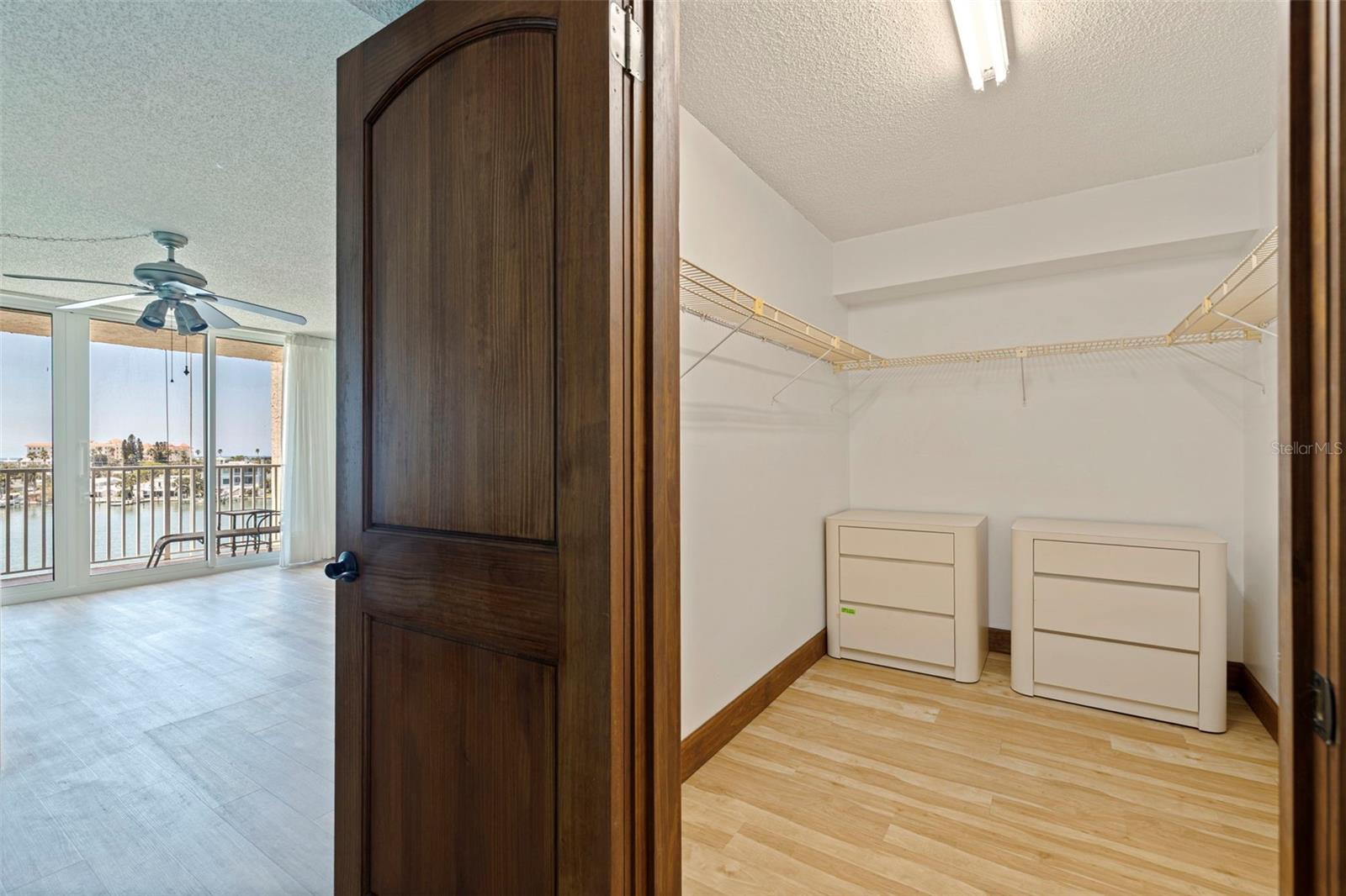 736 ISLAND WAY #504