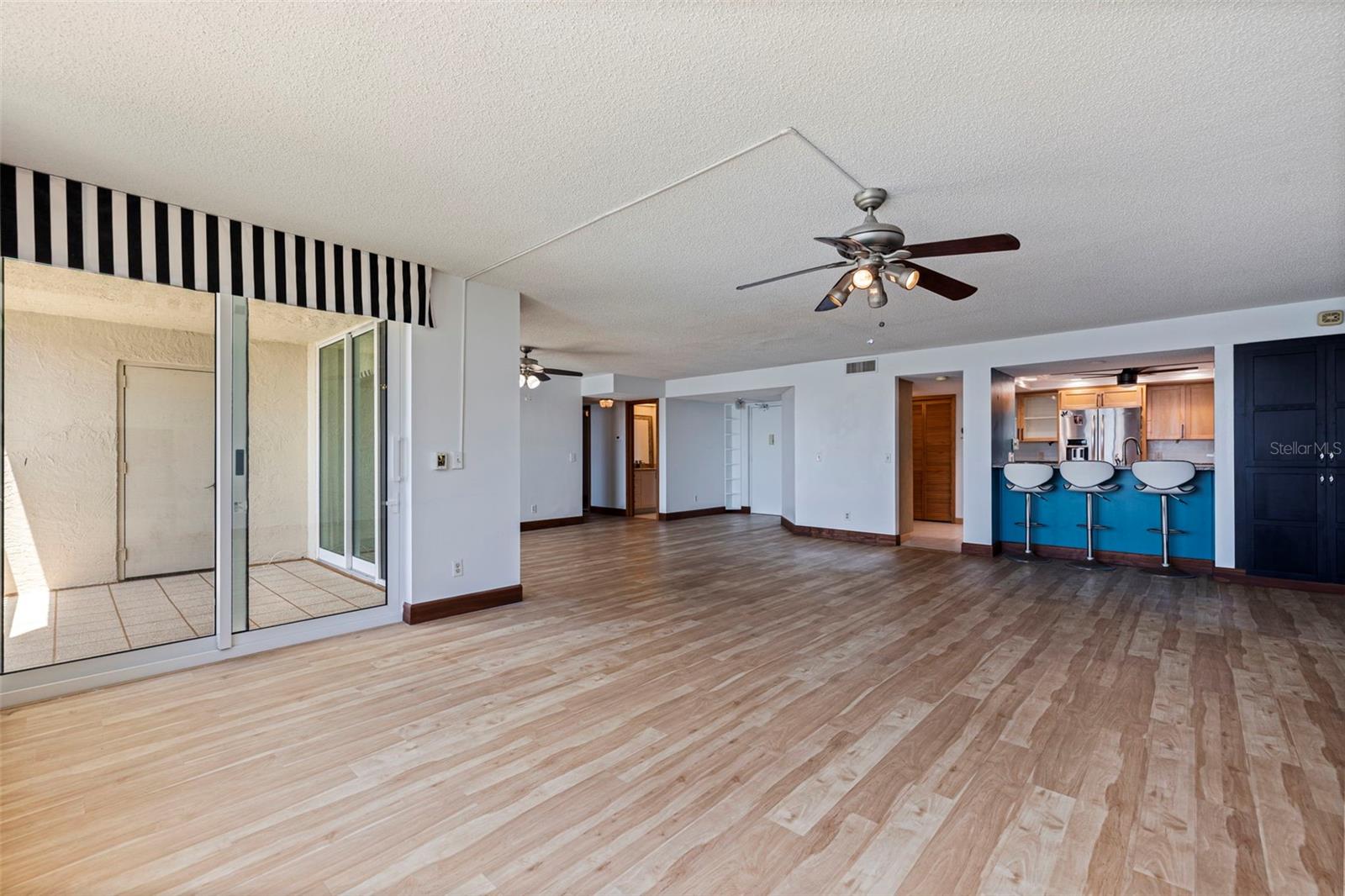 736 ISLAND WAY #504