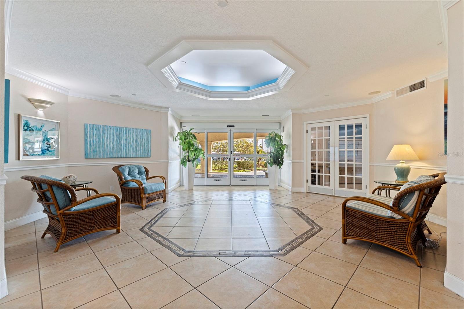 736 ISLAND WAY #504