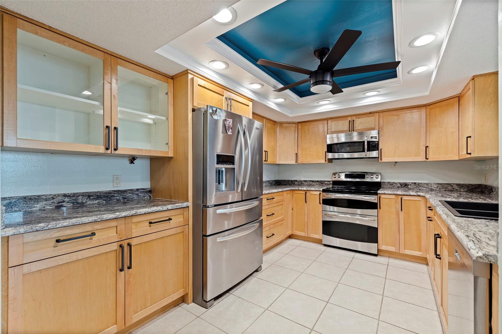 736 ISLAND WAY #504