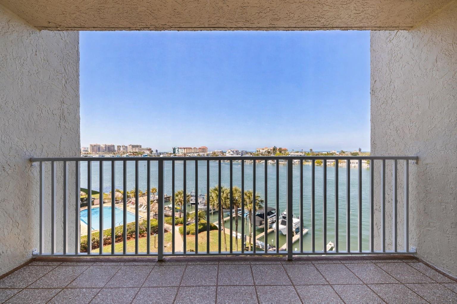 736 ISLAND WAY #504