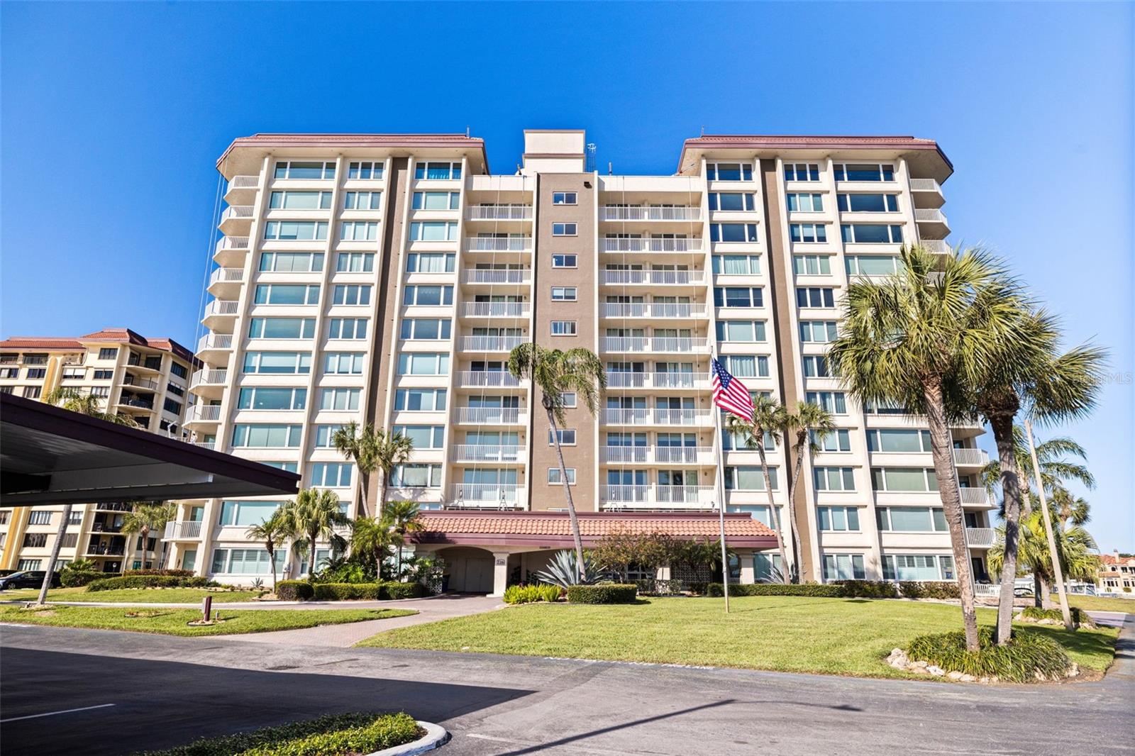 736 ISLAND WAY #504