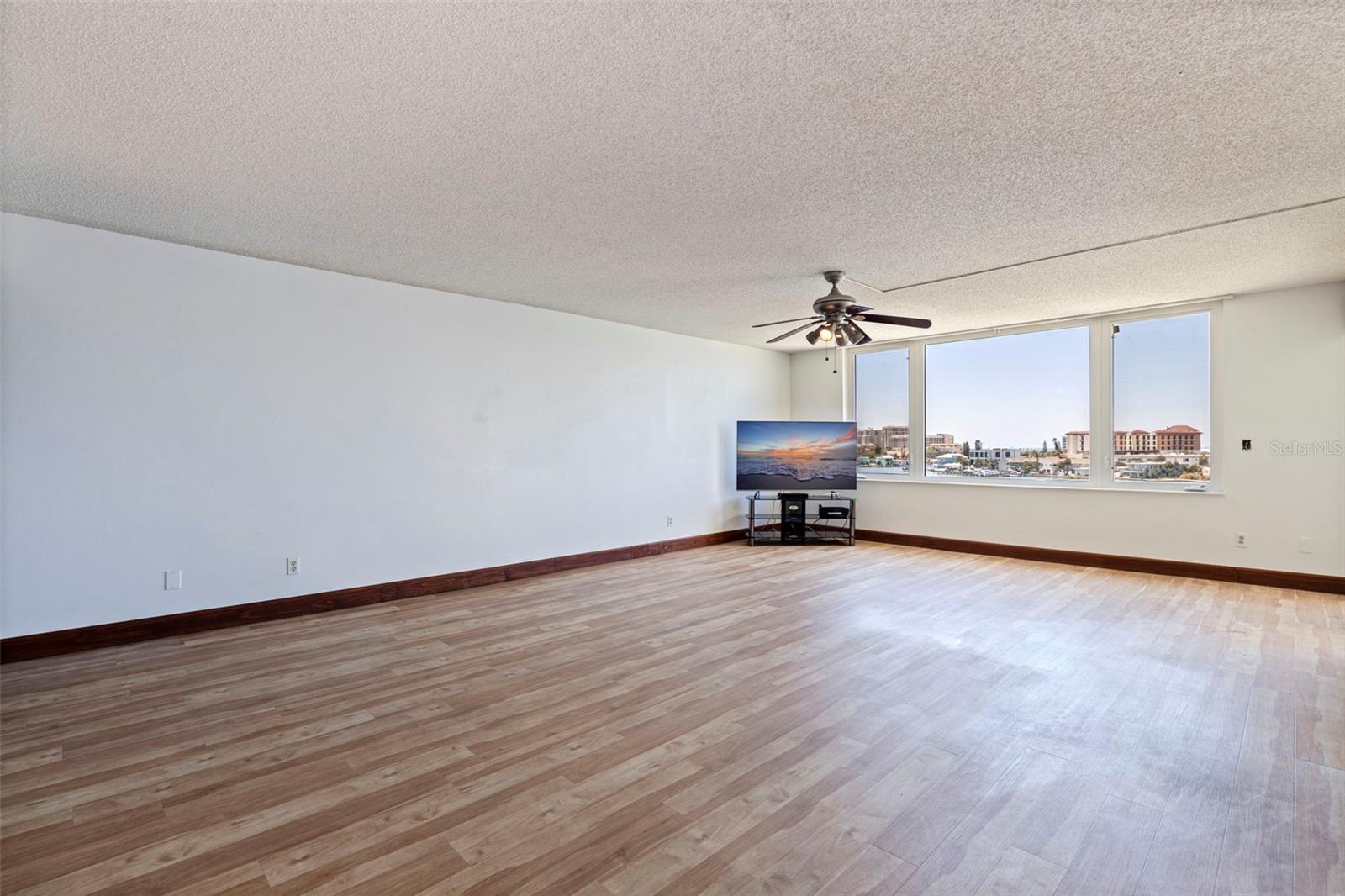 736 ISLAND WAY #504