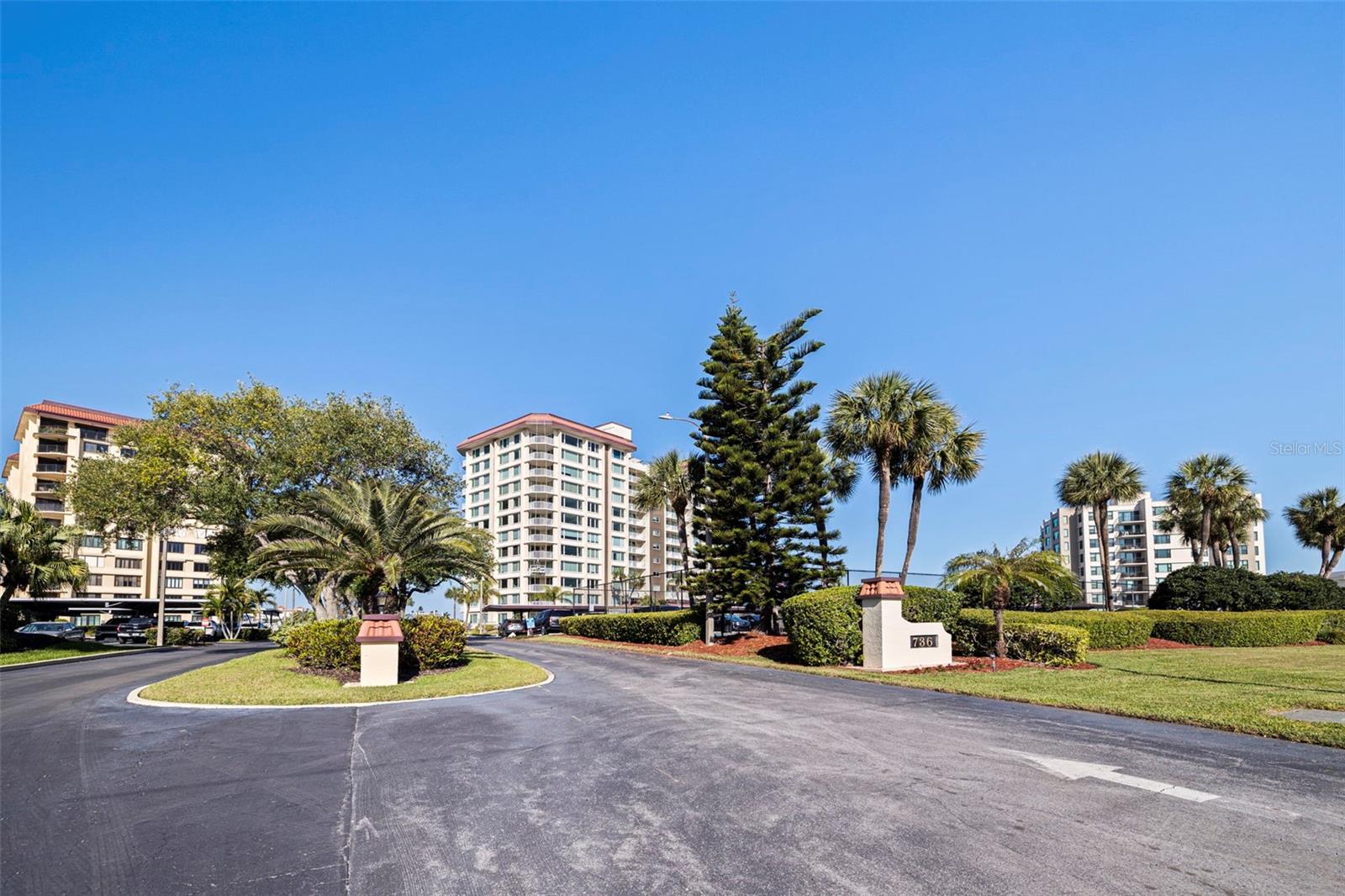 736 ISLAND WAY #504