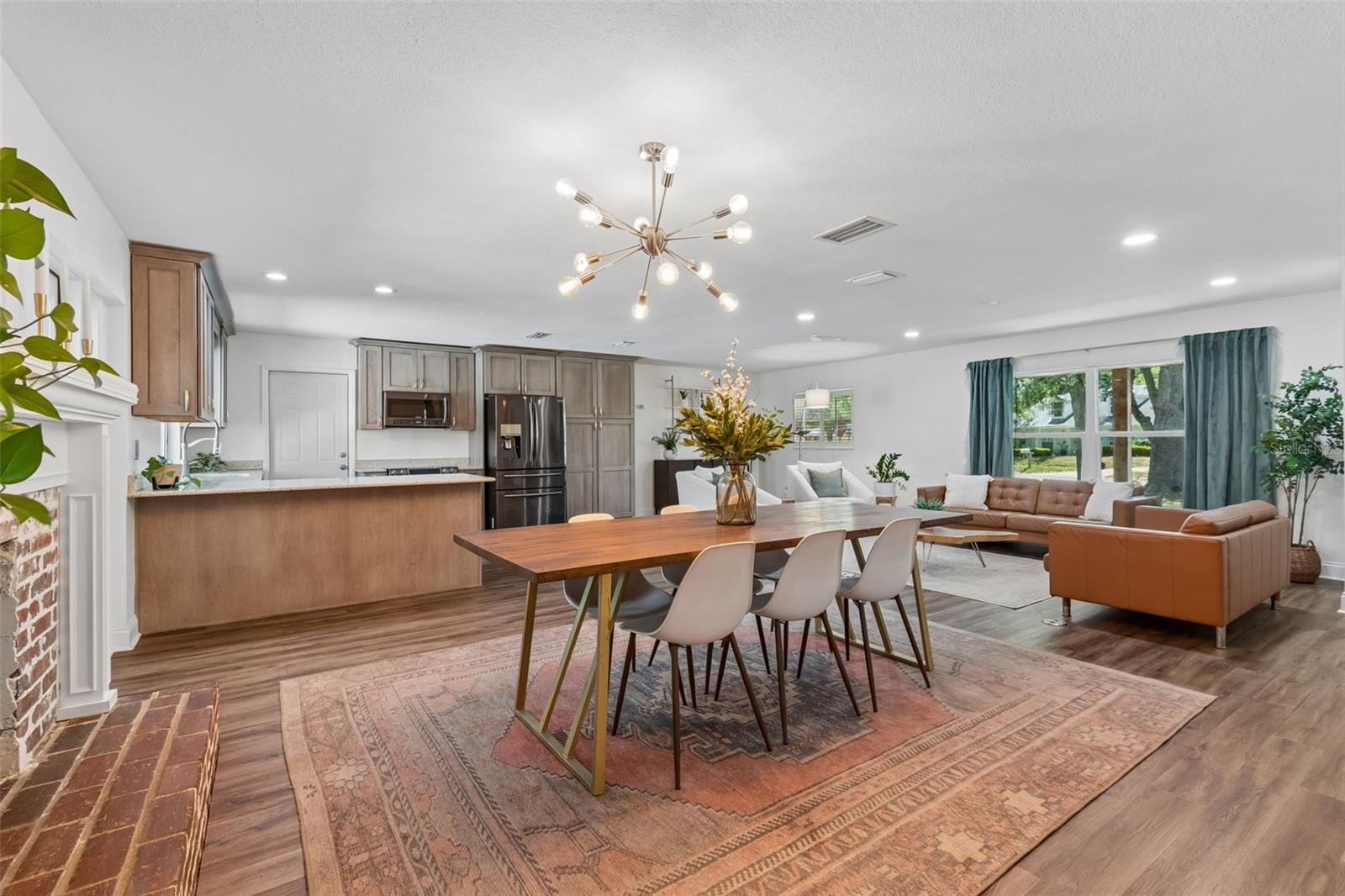 2540 LAKE ELLEN CIR