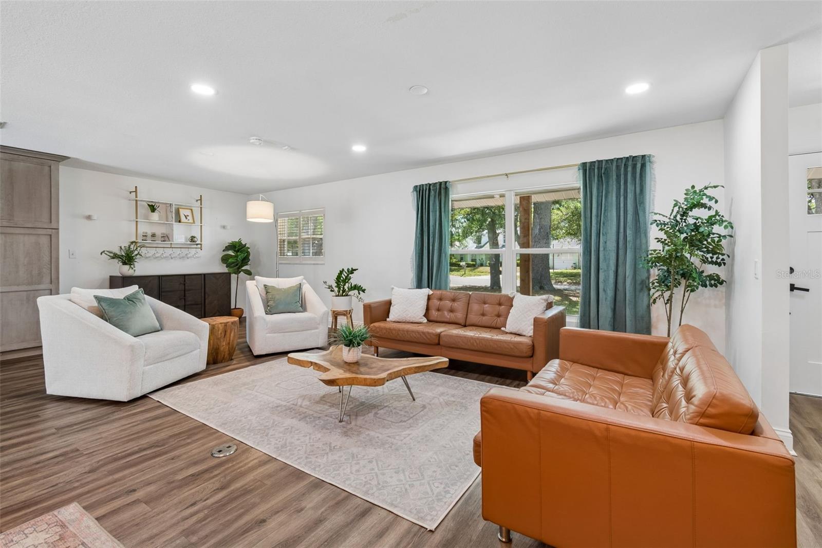 2540 LAKE ELLEN CIR