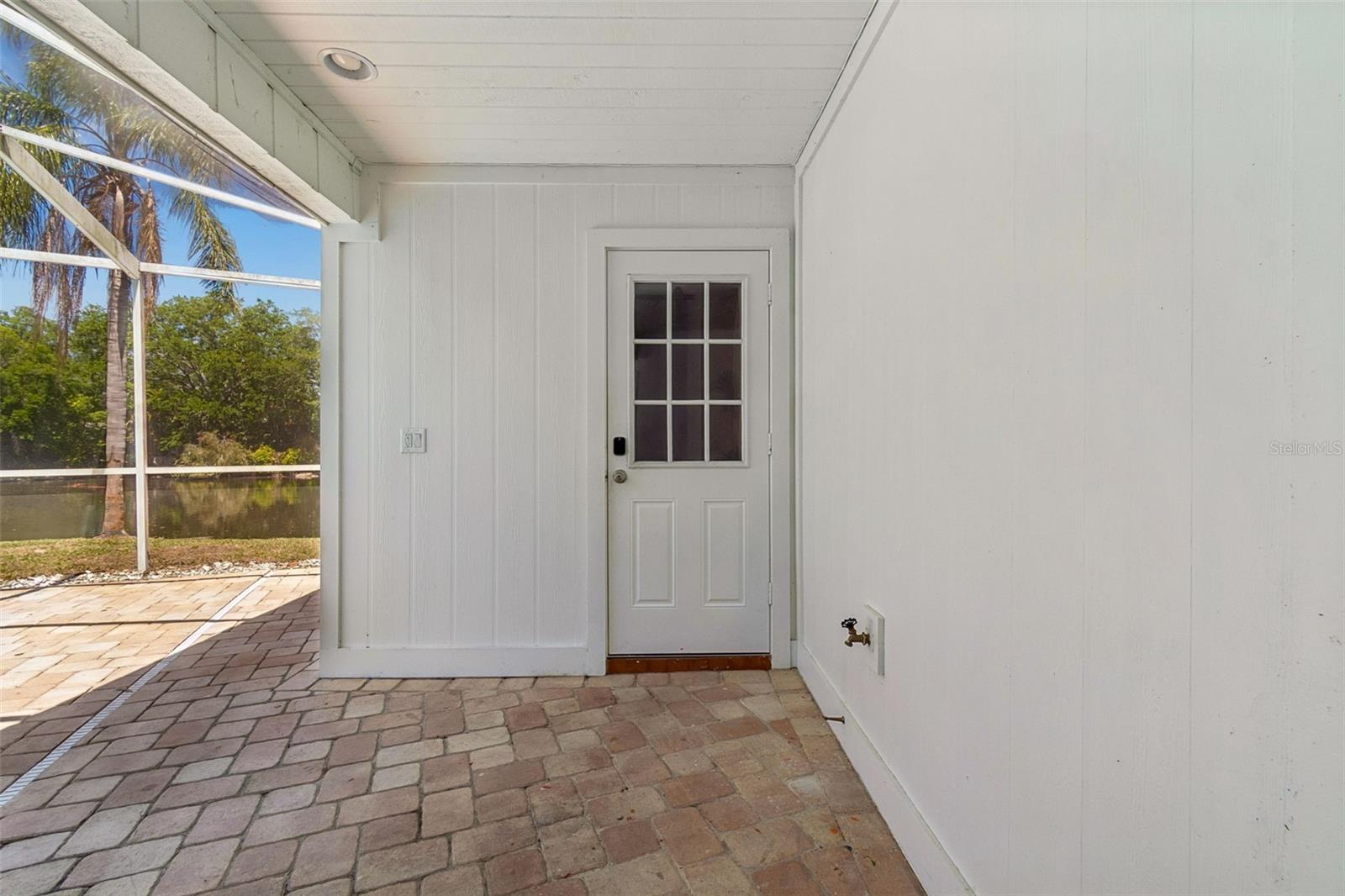 2540 LAKE ELLEN CIR