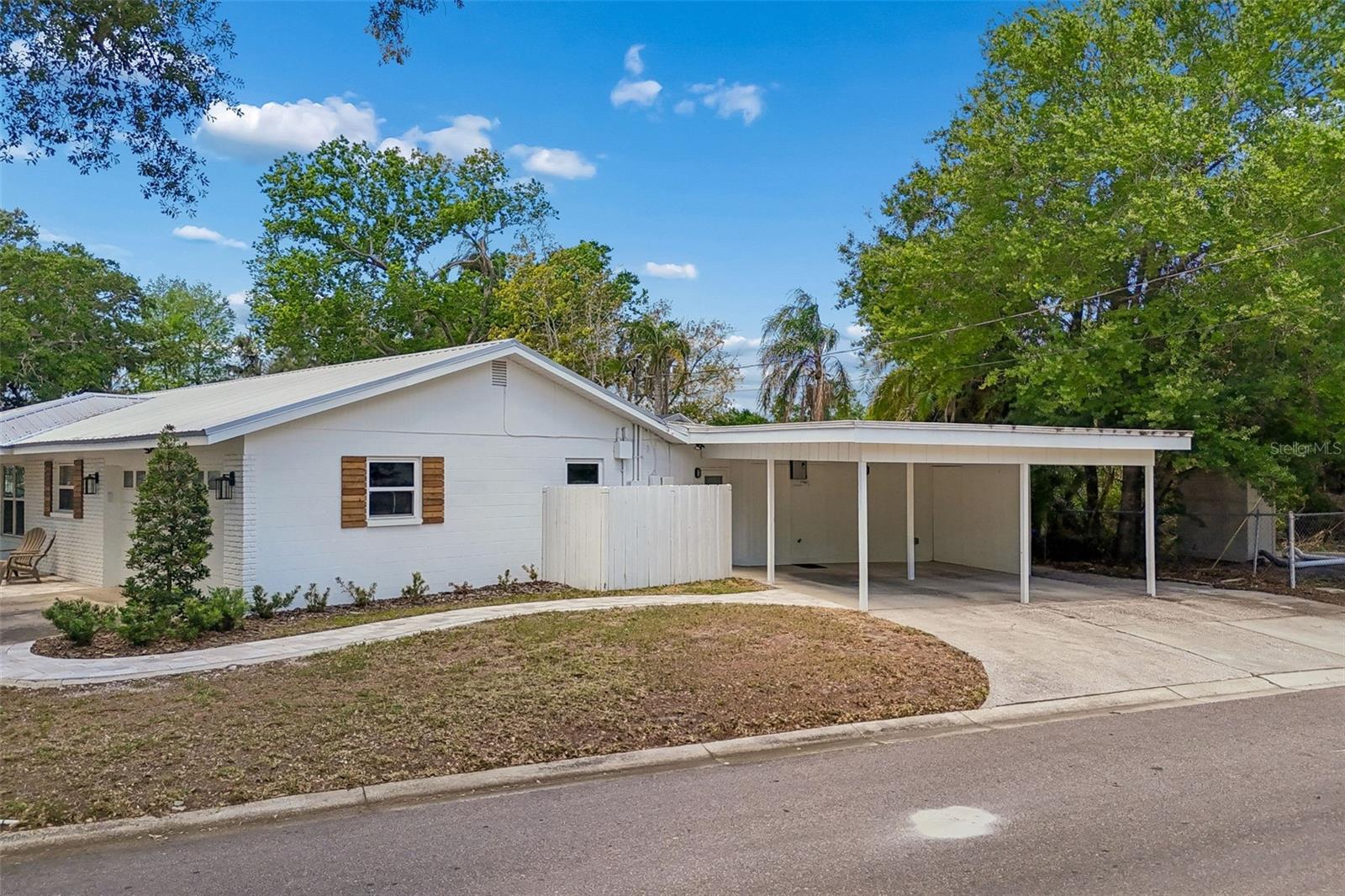 2540 LAKE ELLEN CIR