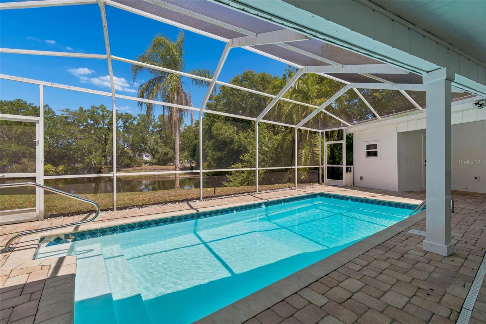 2540 LAKE ELLEN CIR