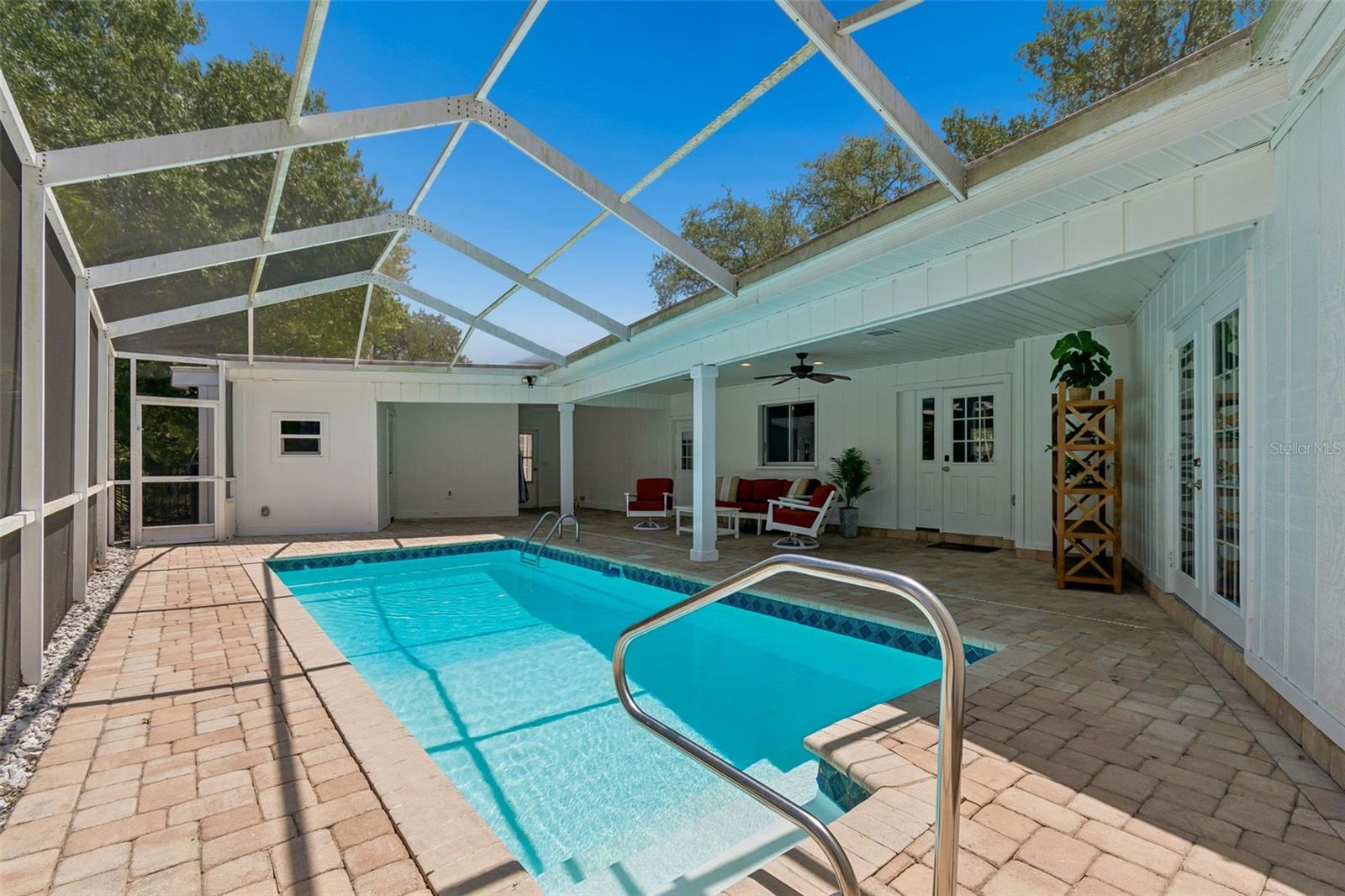 2540 LAKE ELLEN CIR