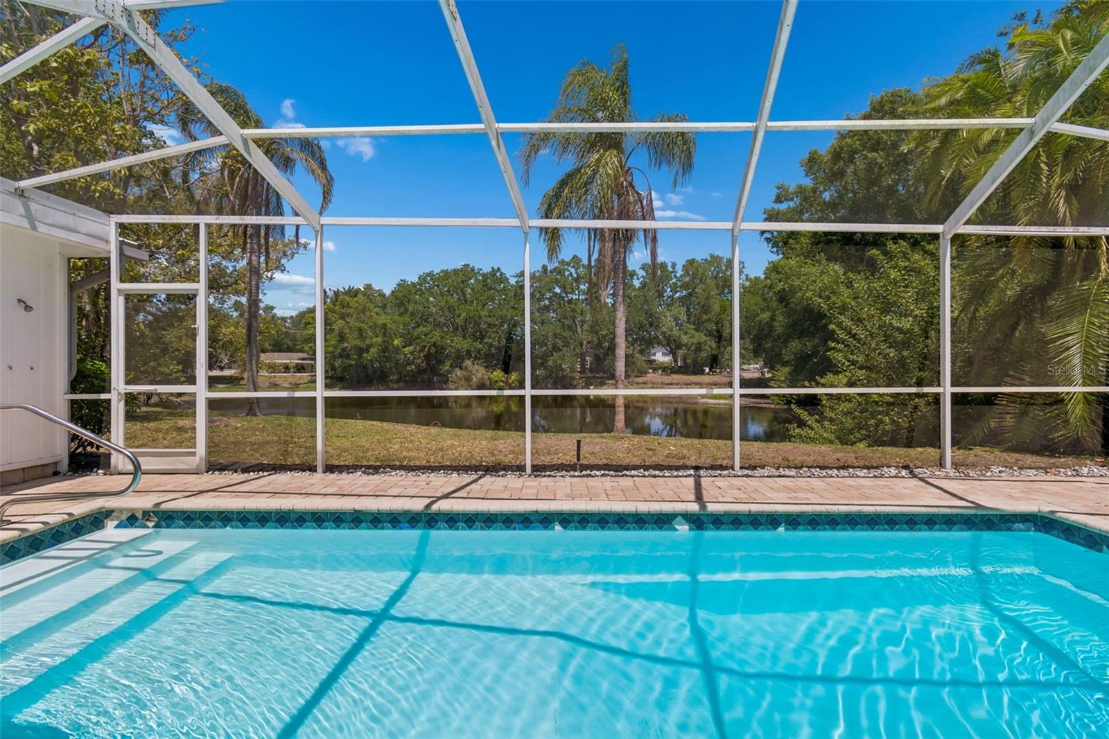 2540 LAKE ELLEN CIR
