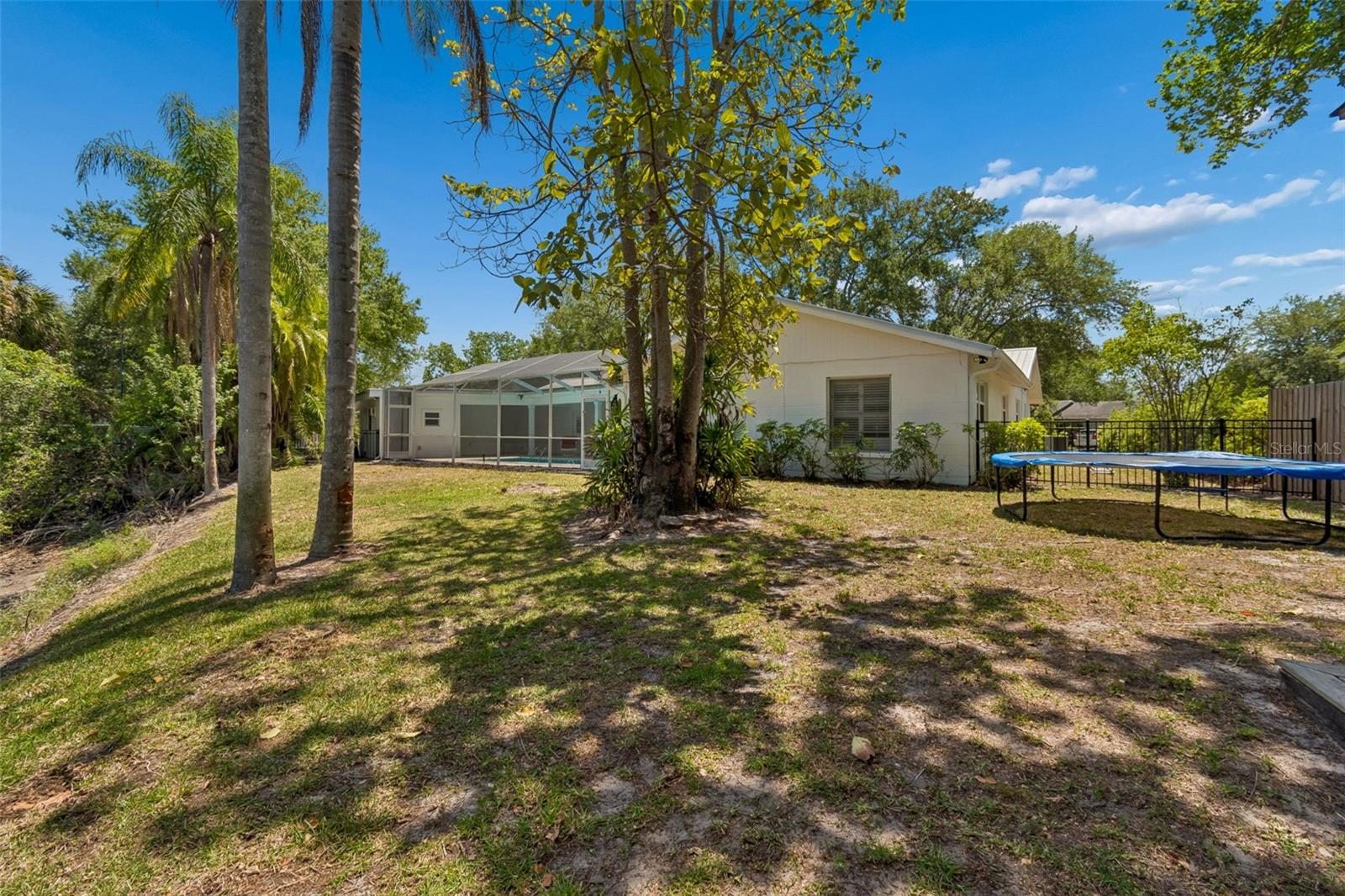 2540 LAKE ELLEN CIR