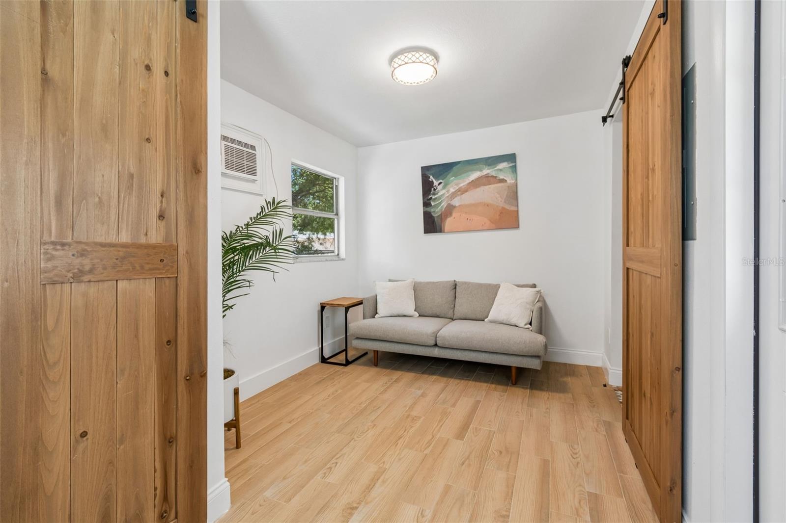 2540 LAKE ELLEN CIR