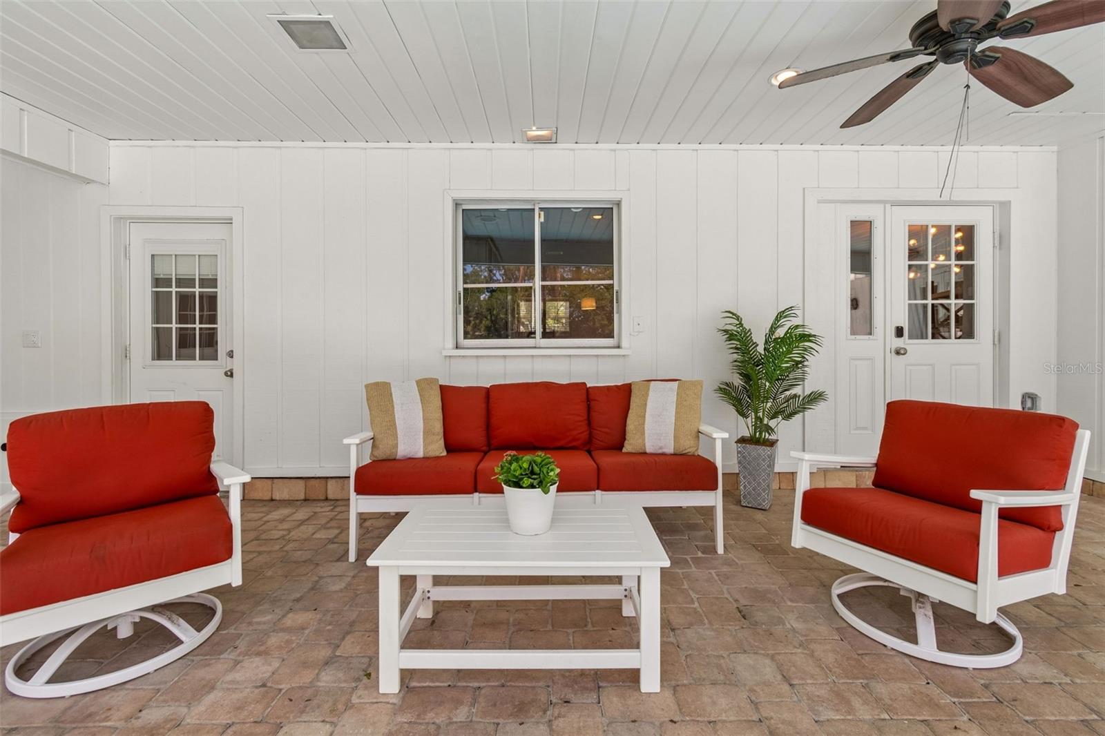 2540 LAKE ELLEN CIR