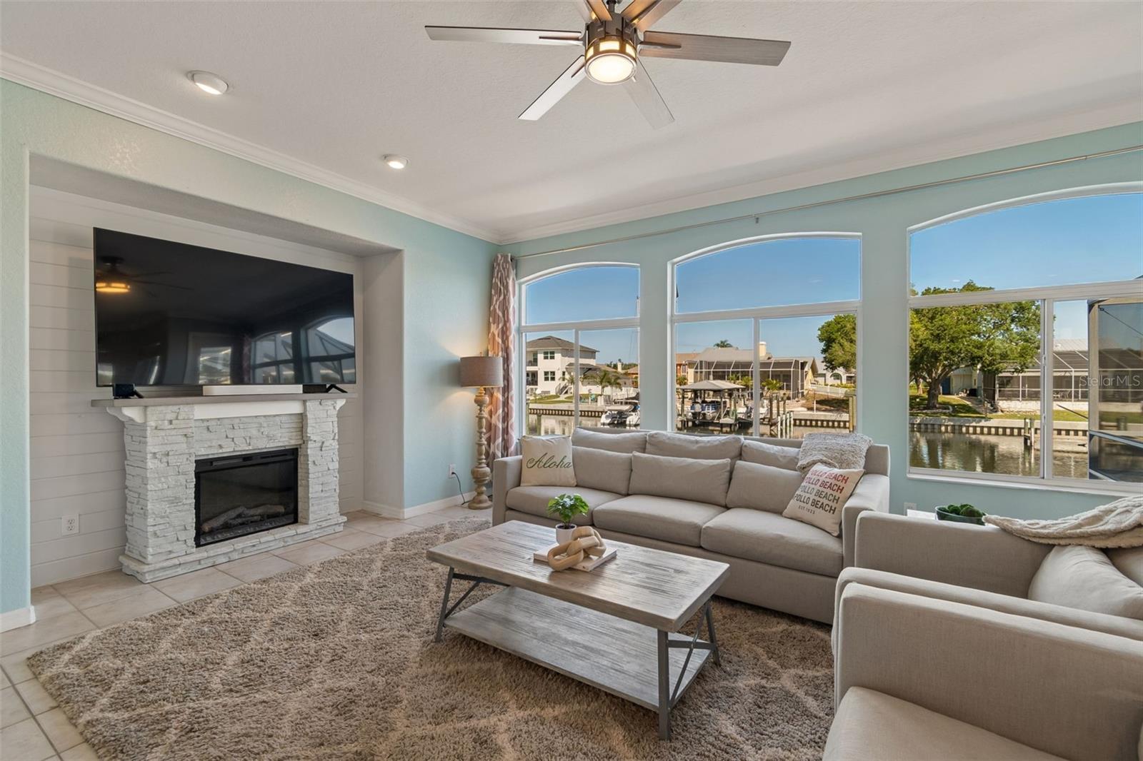 703 BUNKER VIEW DR
