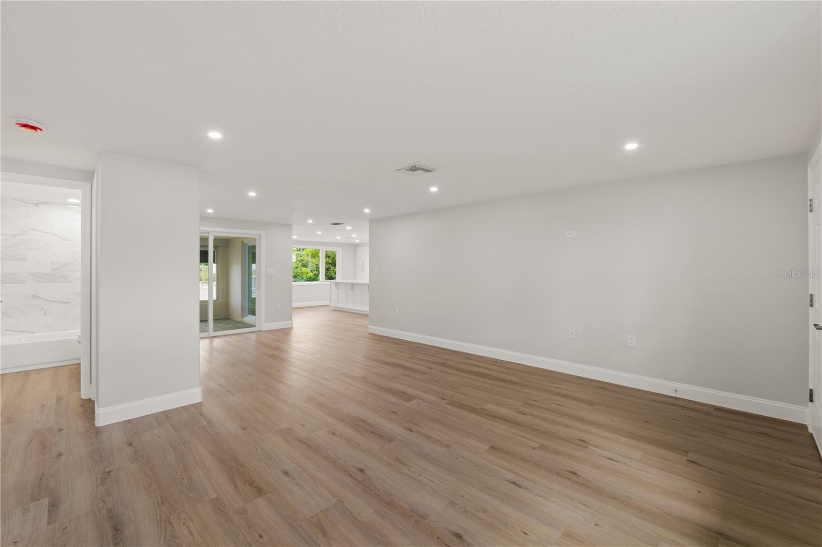6617 HARBOR DR
