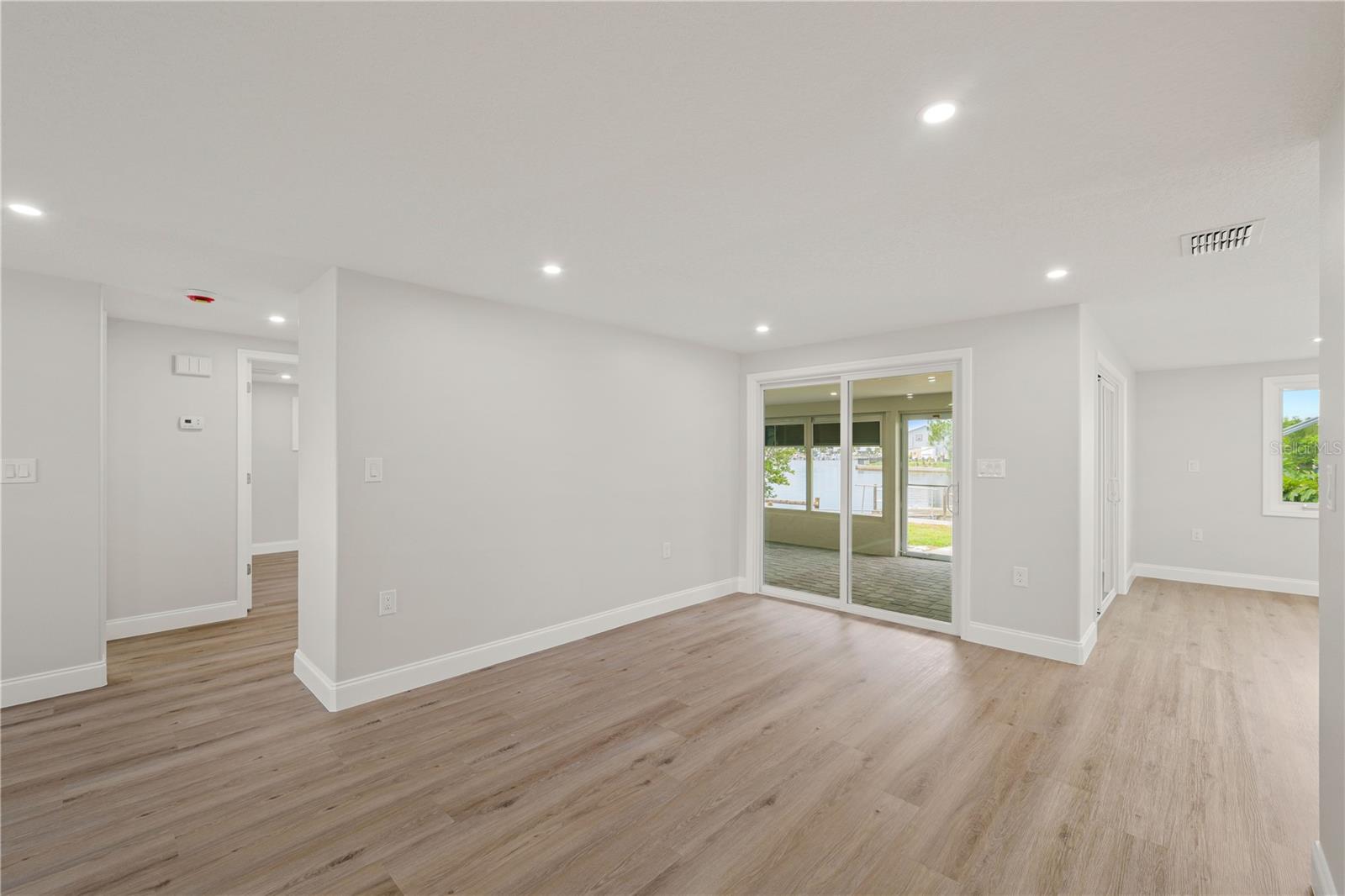 6617 HARBOR DR