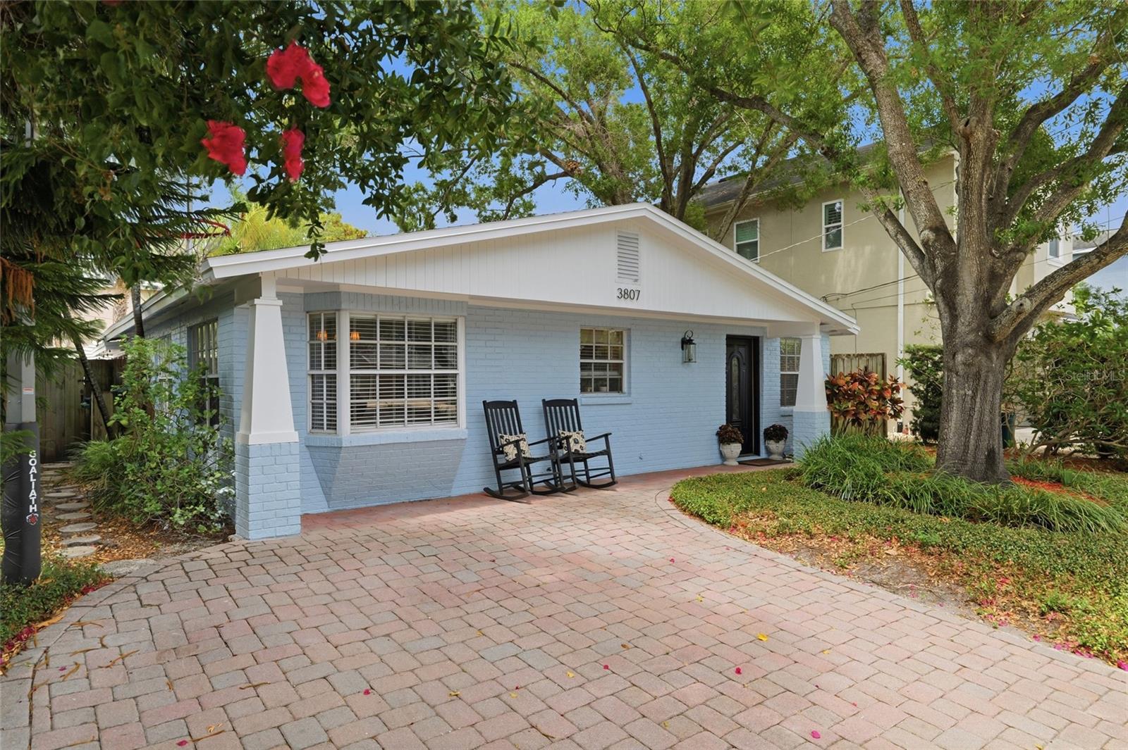 3807 W PALMIRA AVE