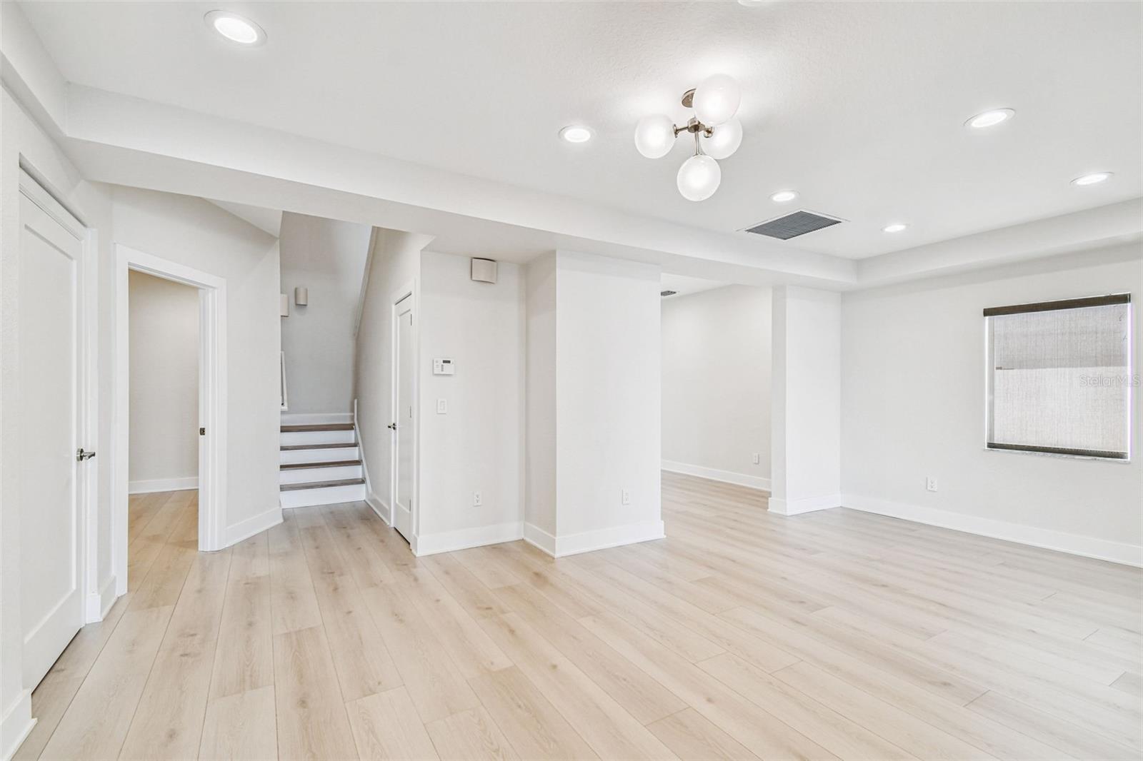 24 ADALIA AVE