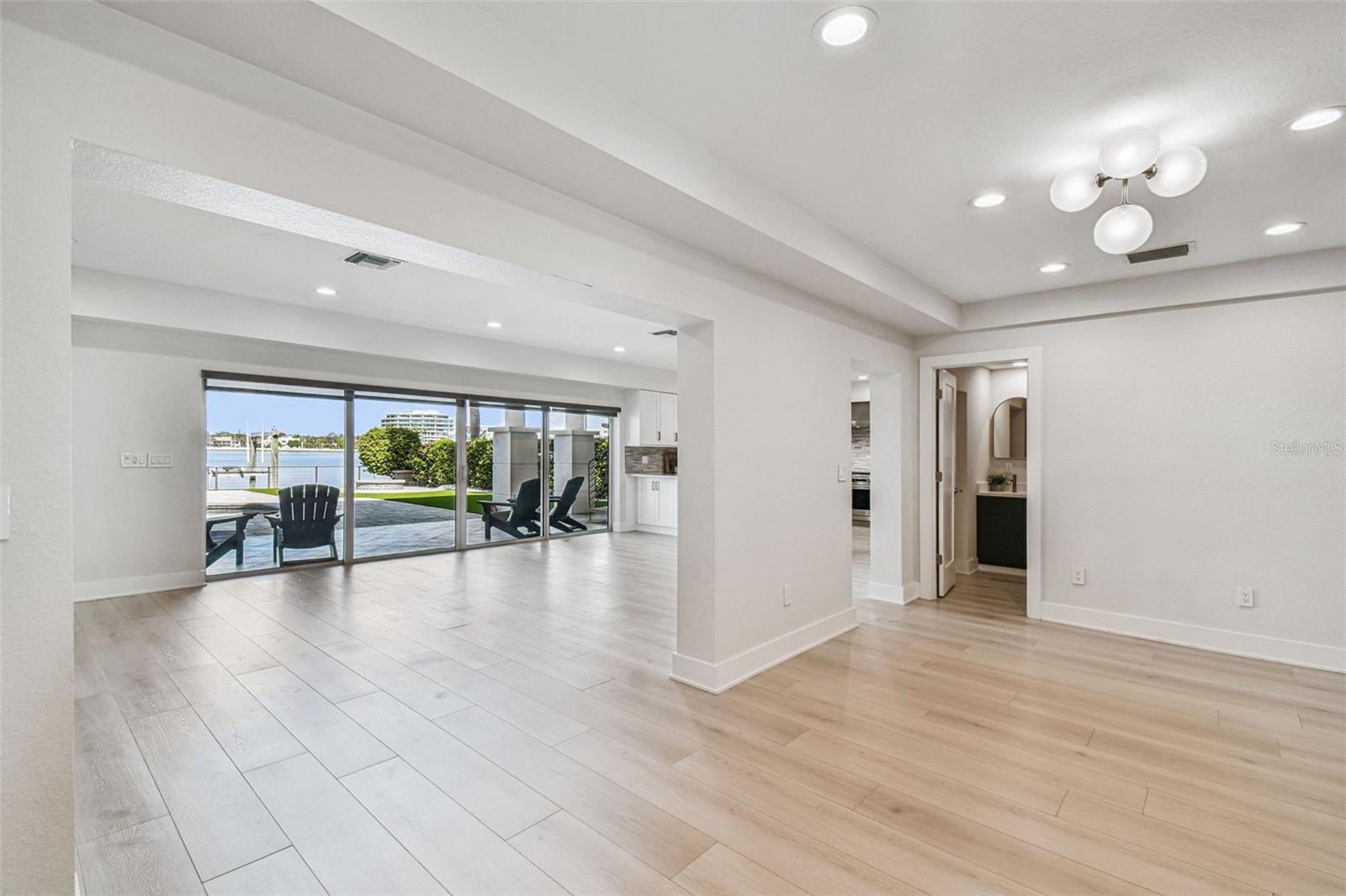 24 ADALIA AVE