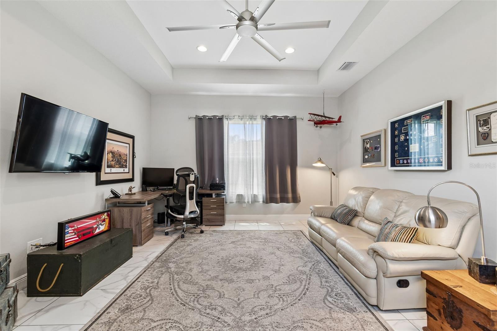 2213 HOLLOW FOREST CT