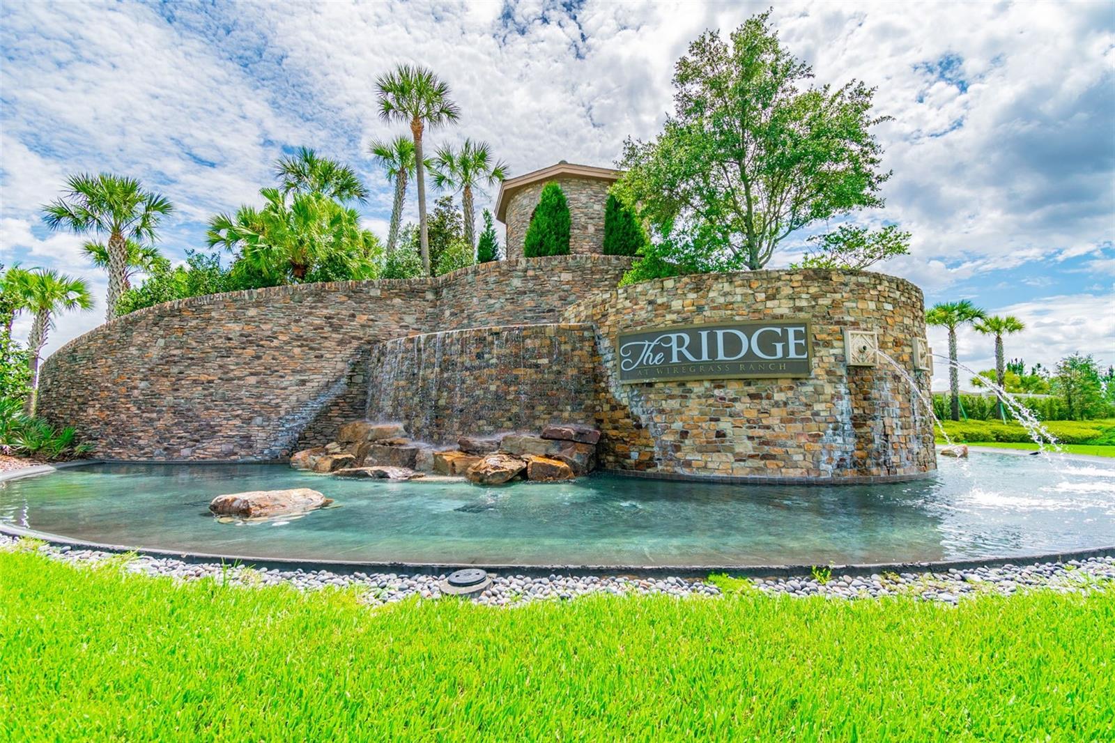 2213 HOLLOW FOREST CT