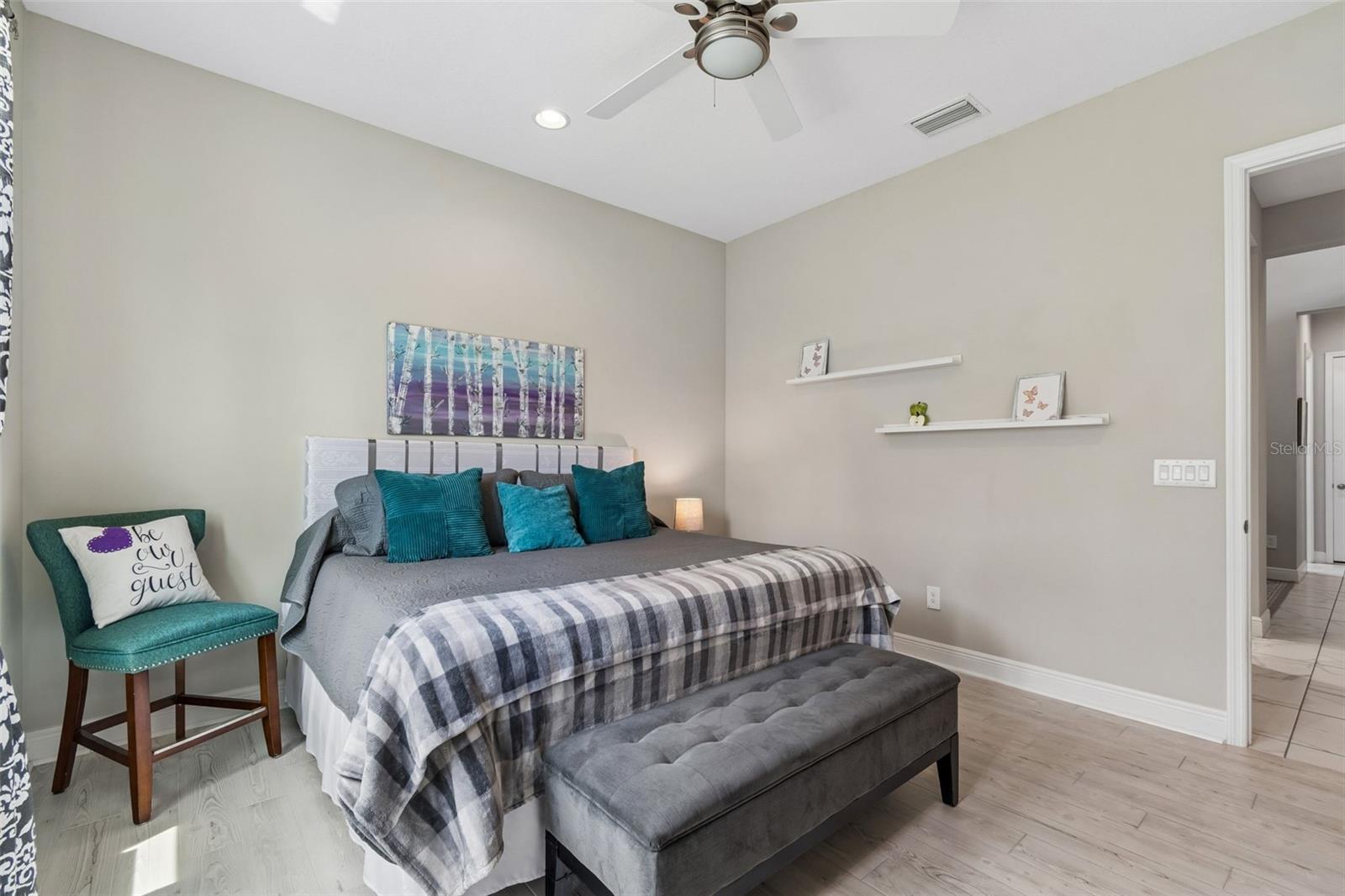 2213 HOLLOW FOREST CT