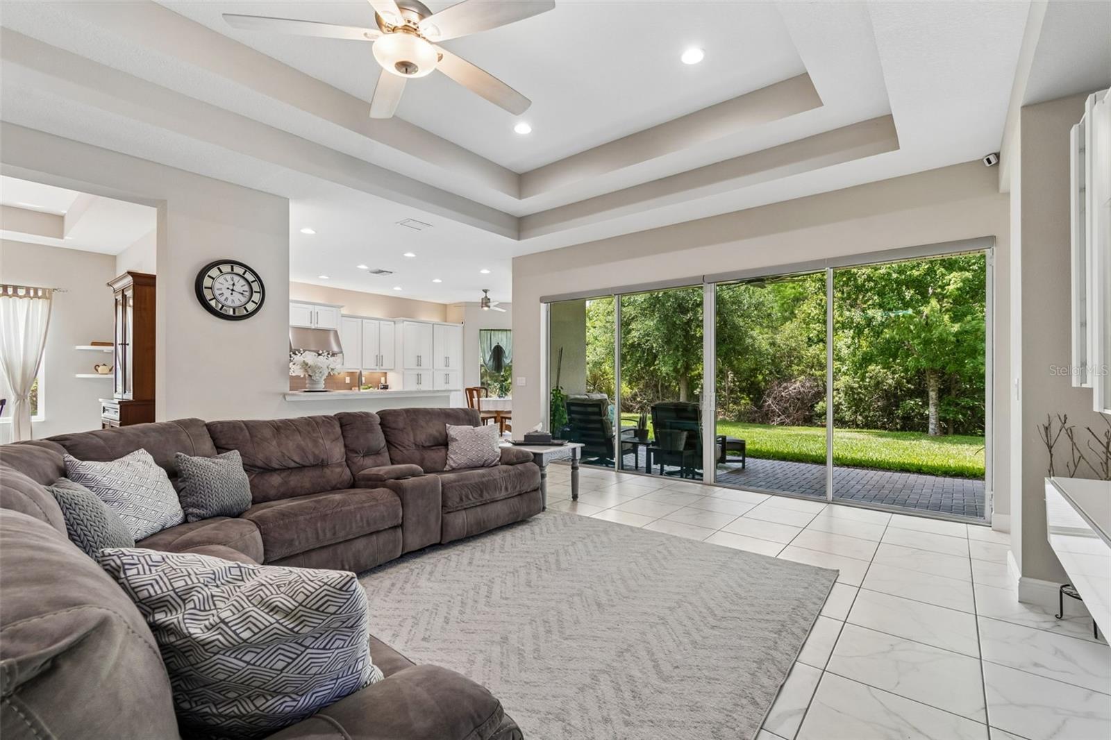 2213 HOLLOW FOREST CT