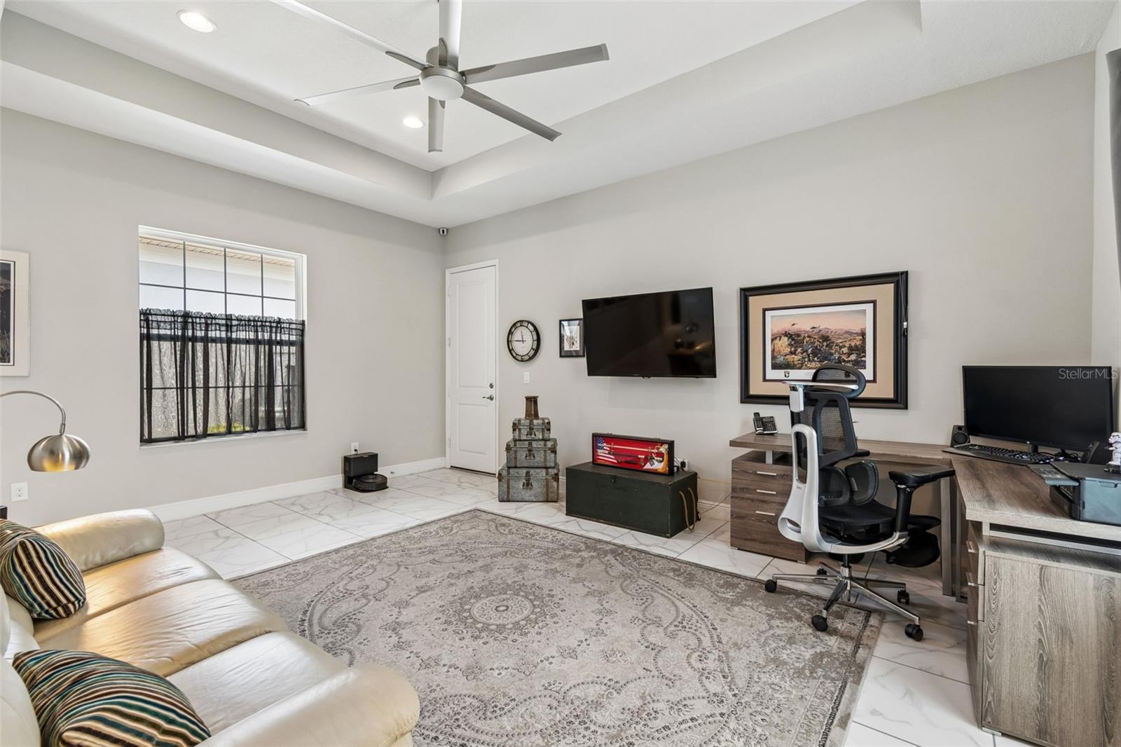 2213 HOLLOW FOREST CT