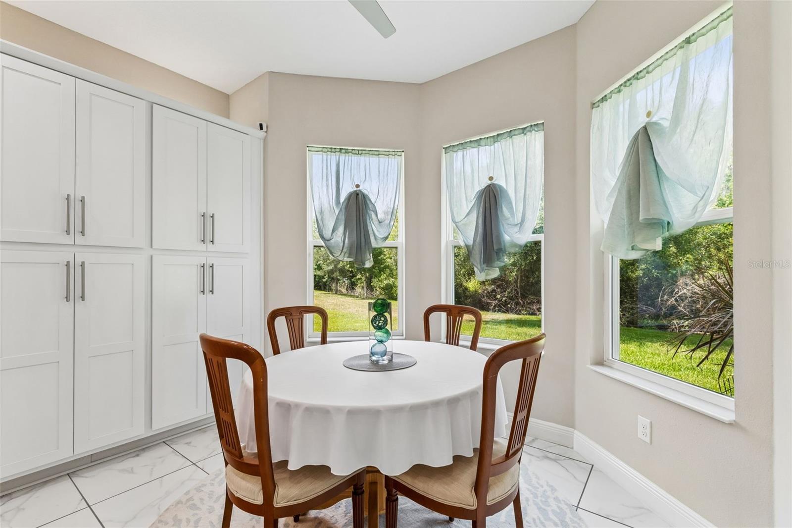 2213 HOLLOW FOREST CT